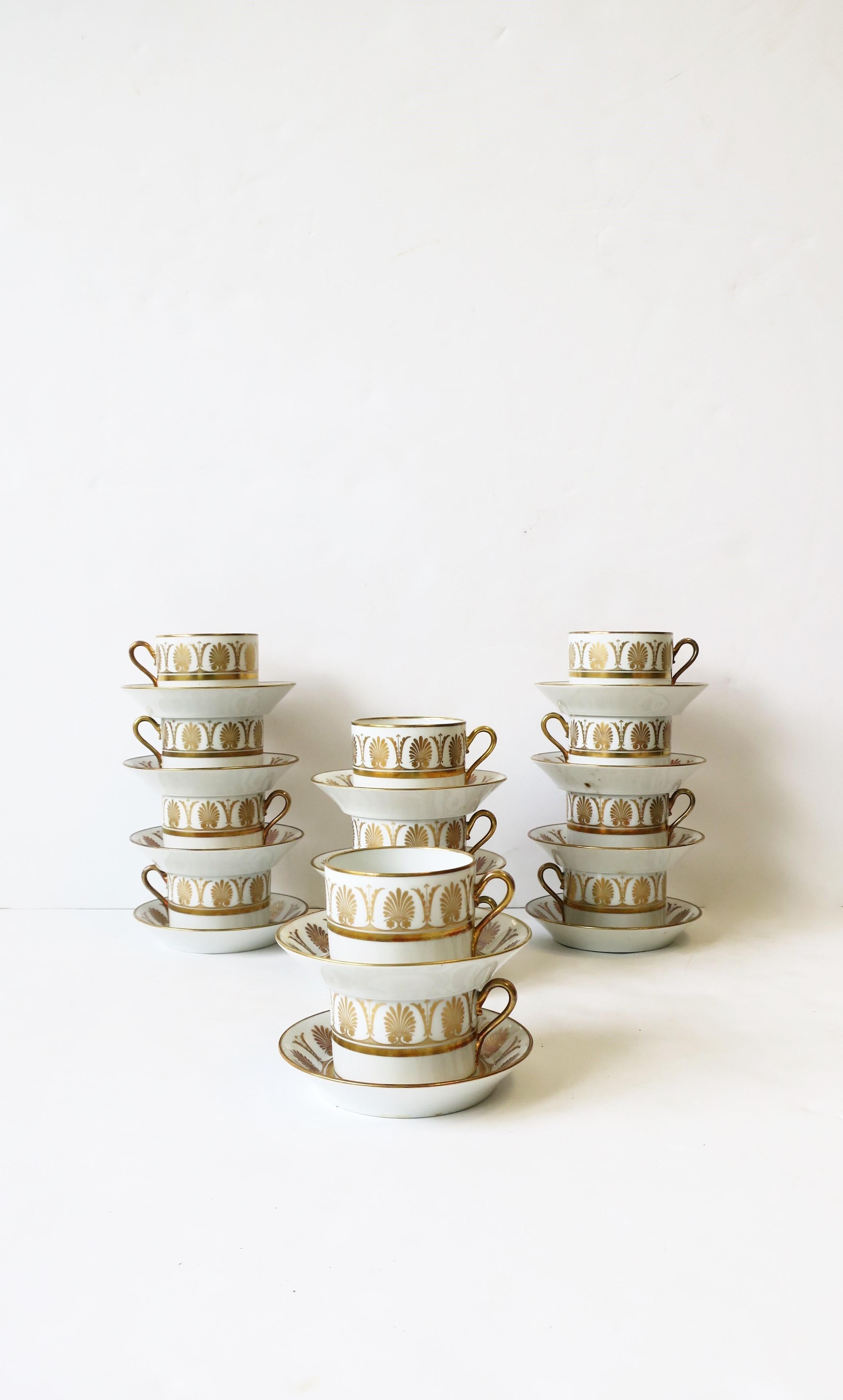 Mid-20th Century Richard Ginori Vintage Italian White & Gold Coffee or Tea Cup Saucer, Set of 12 For Sale