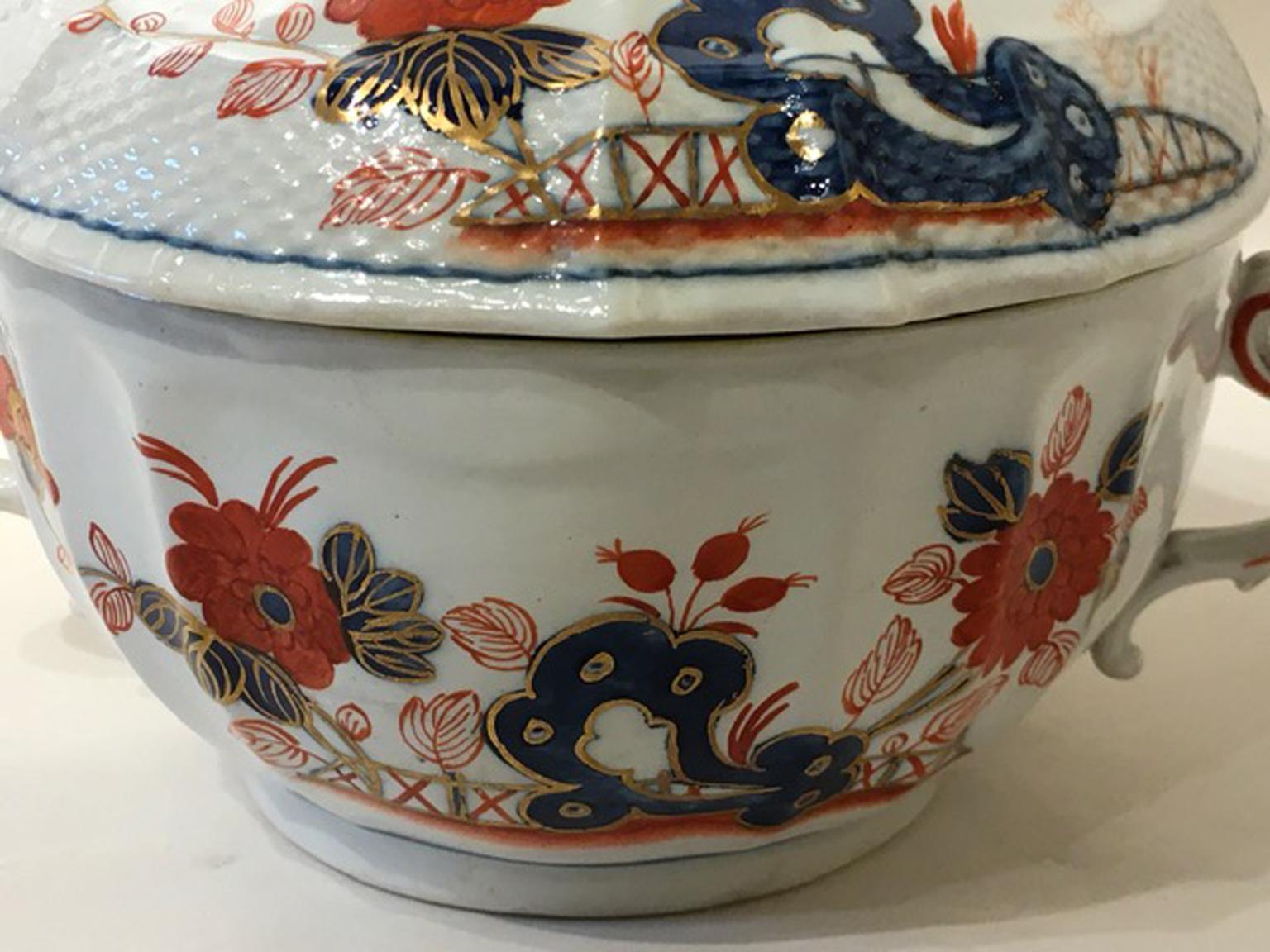Porcelaine Italie Richard Ginori 19ème siècle Tasse couverte en porcelaine rouge décor bleu en vente