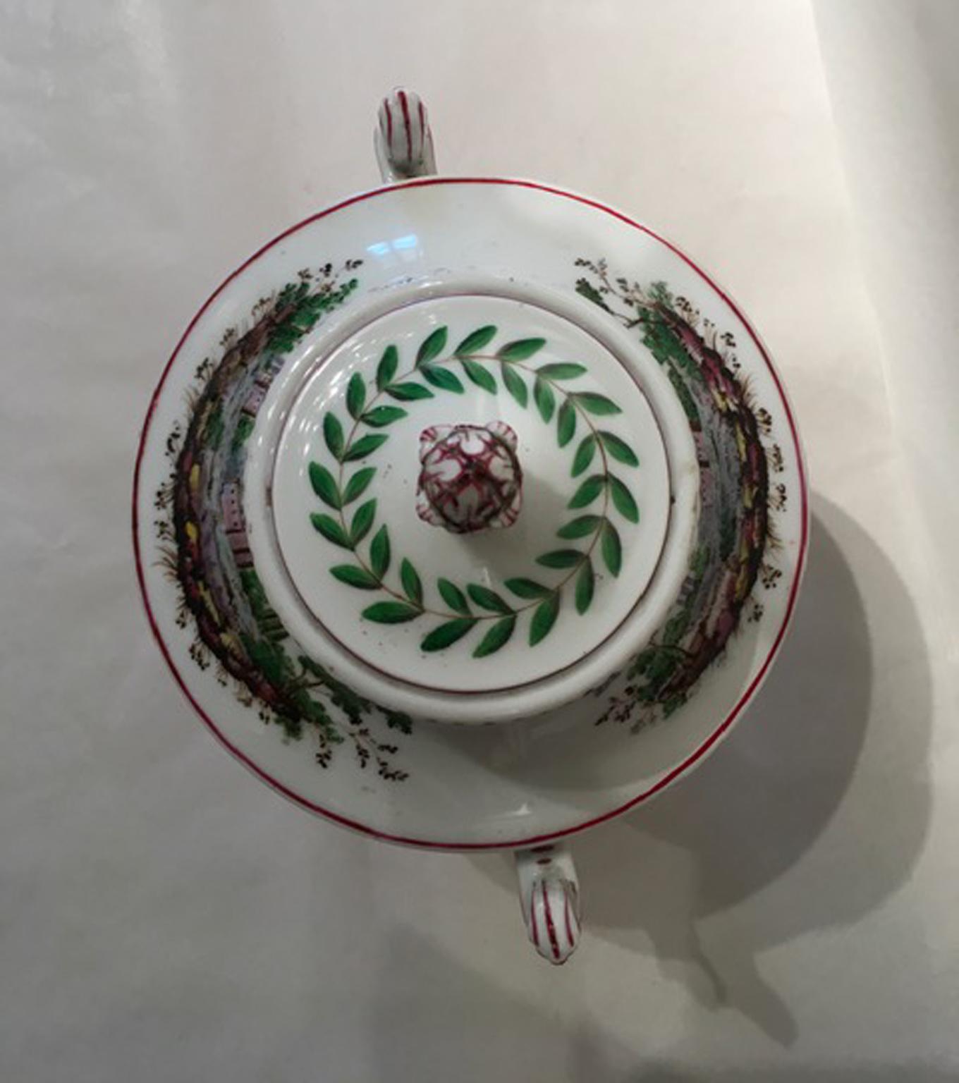 Fait main Vase en porcelaine recouvert d'un paysage Richard Ginori Doccia du 19ème siècle, Italie en vente