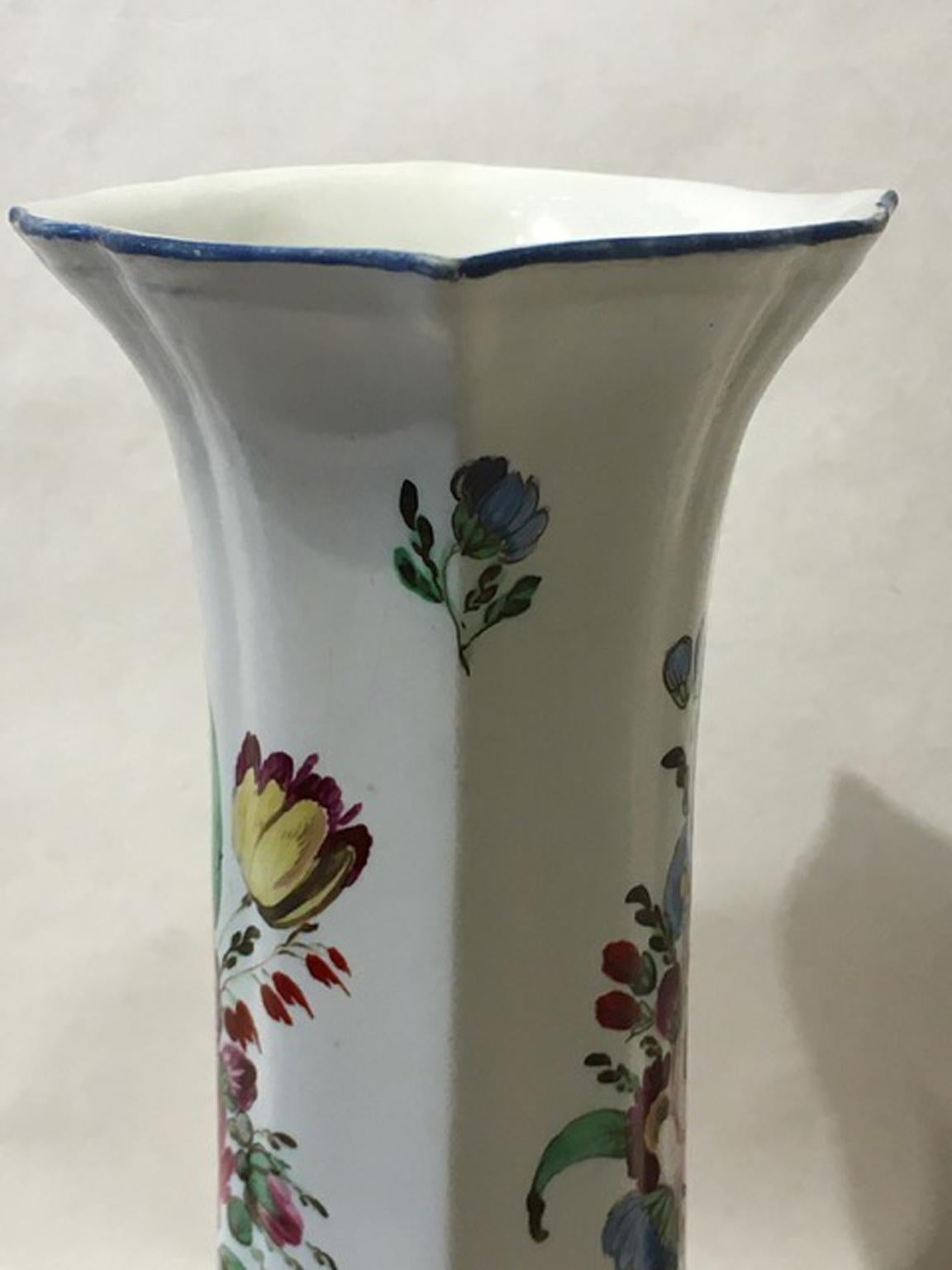 Italy Richard Ginori Early 18th Century Porcelain Vase For Sale 6
