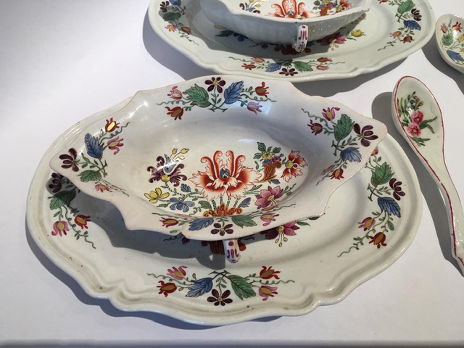 Italy Richard Ginori Late 18th Century Pair Porcelain Sauce Boats Tulip Decor For Sale 1