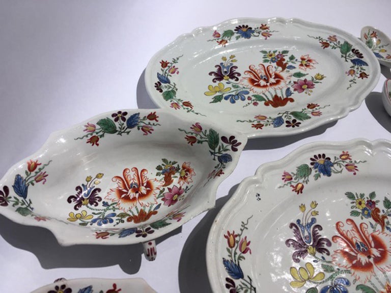 Hand-Crafted Italy Richard Ginori Late 18th Century Pair Porcelain Sauce Boats Tulip Decor For Sale