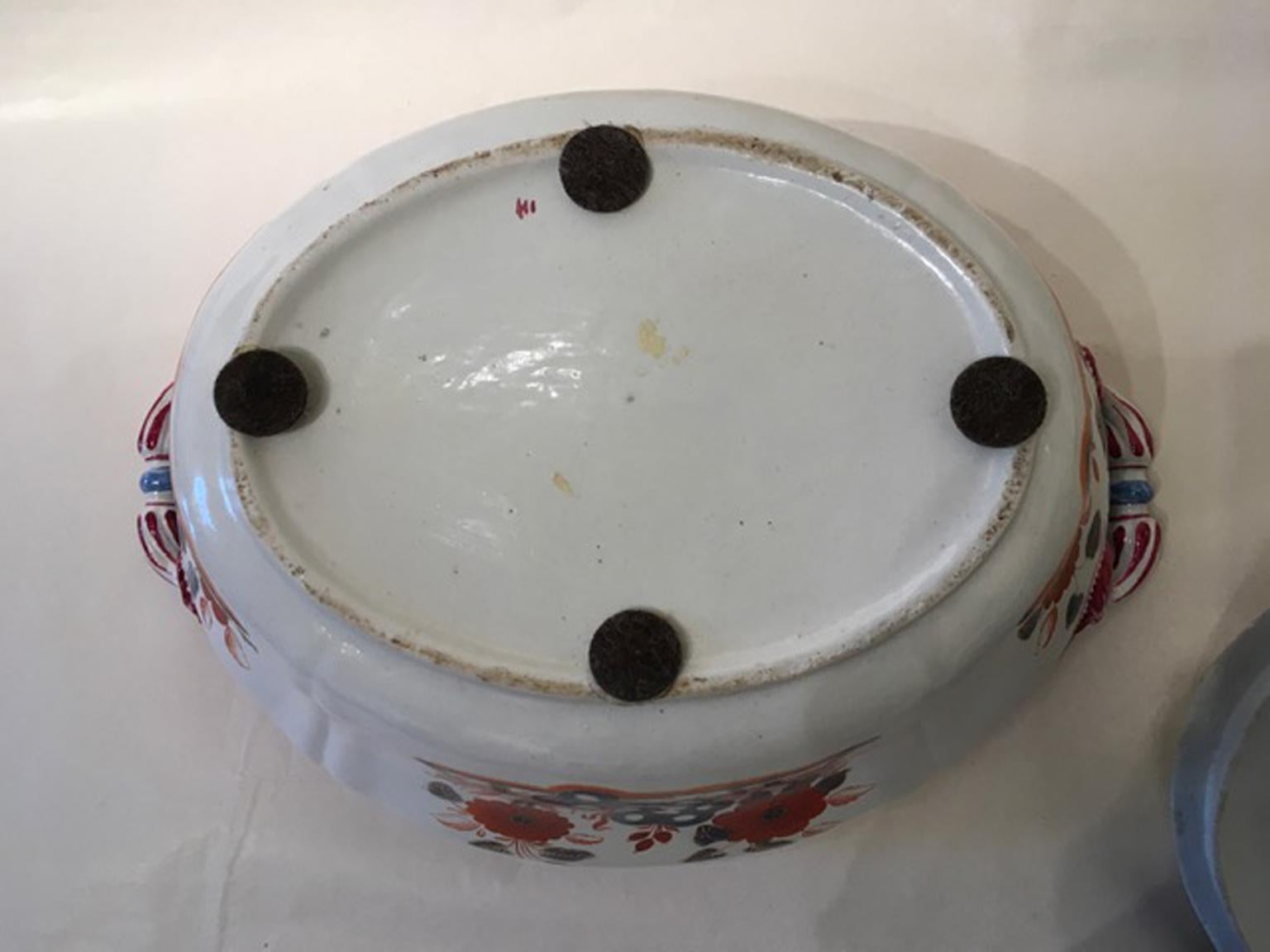 Italy Richard Ginori Mid-18th Century Porcelain Soup Bowl Red Blue Decor For Sale 6