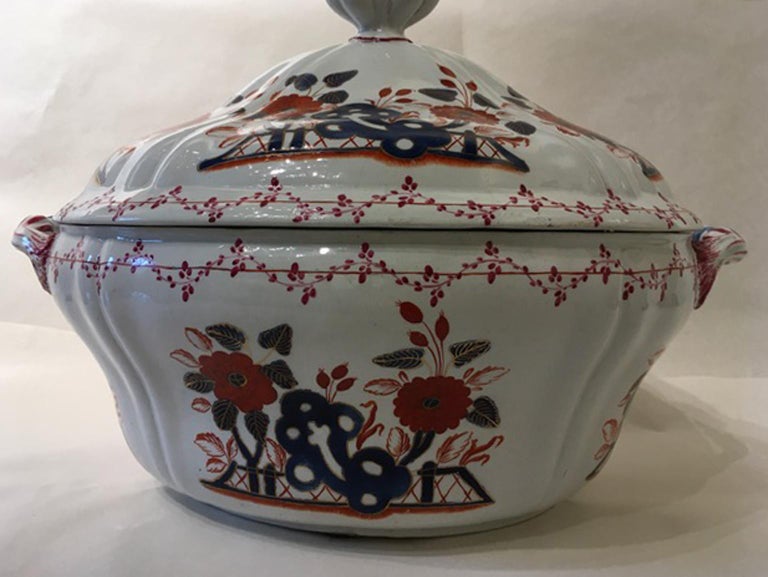 Baroque Italy Richard Ginori Doccia Mid-18th Century Porcelain Soup Bowl Red Blue Decor For Sale
