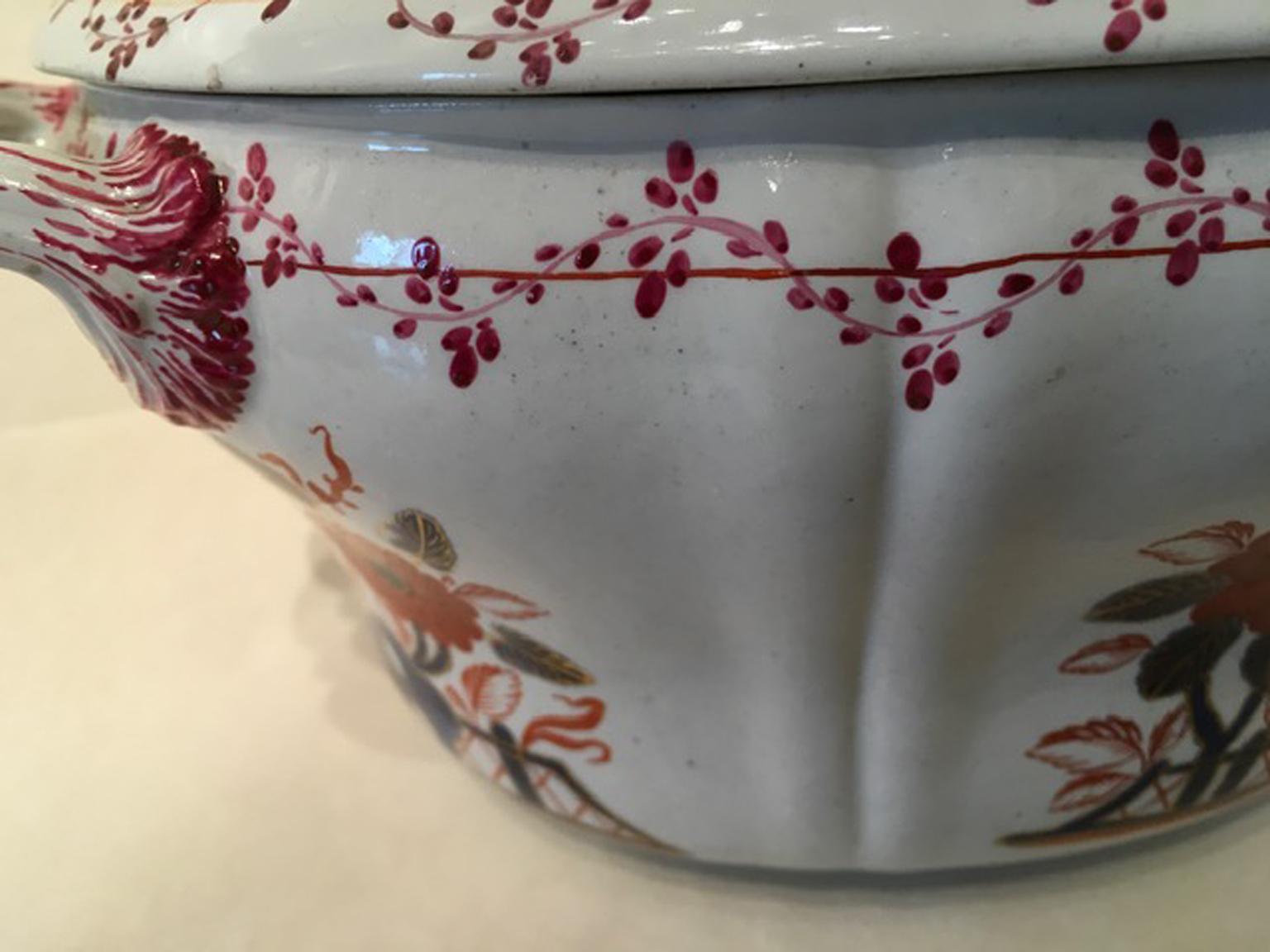 Italy Richard Ginori Mid-18th Century Porcelain Soup Bowl Red Blue Decor For Sale 1