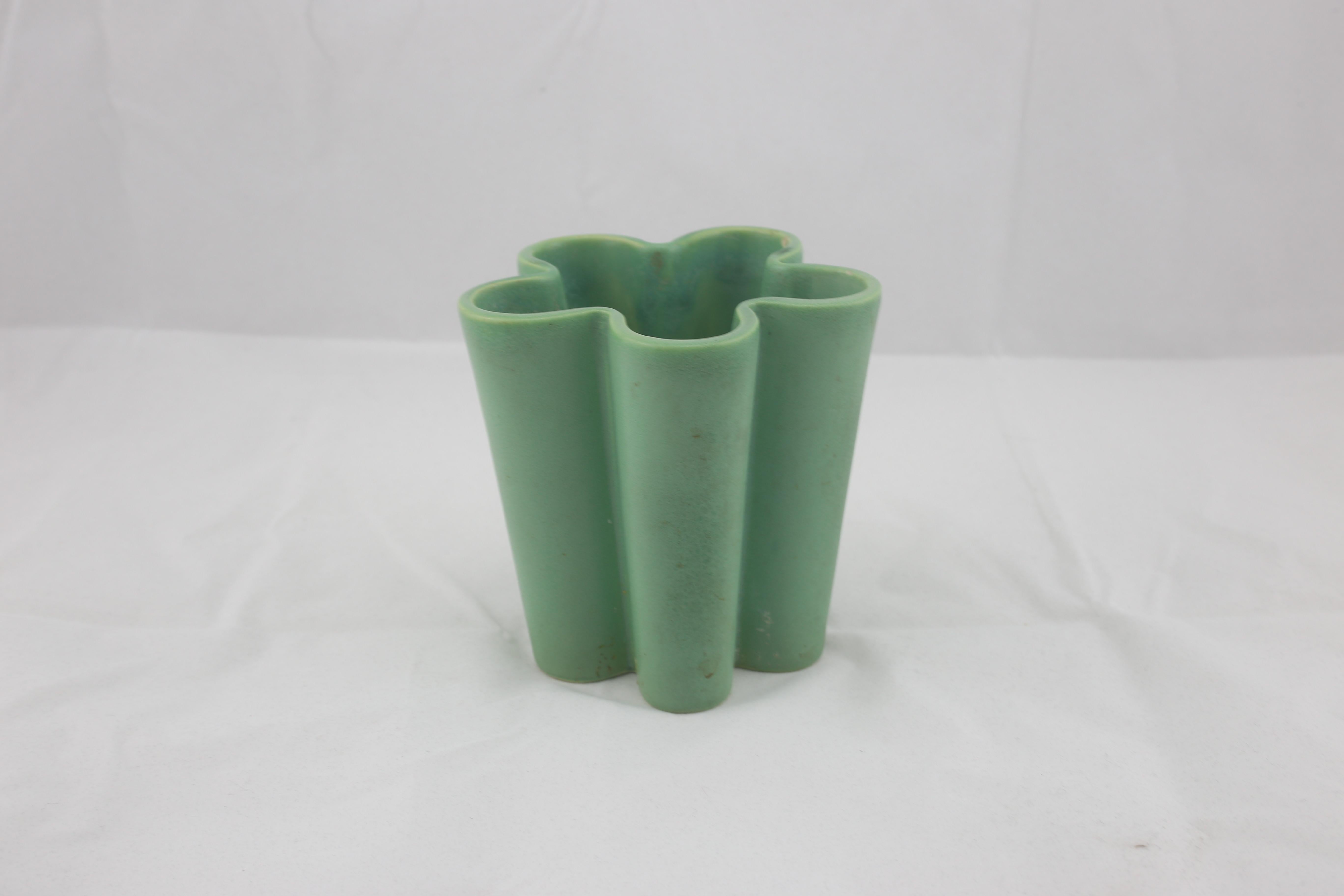 Richard Ginori for San Cristoforo Set of Two Vases by Giovanni Gariboldi, 1940s For Sale 4