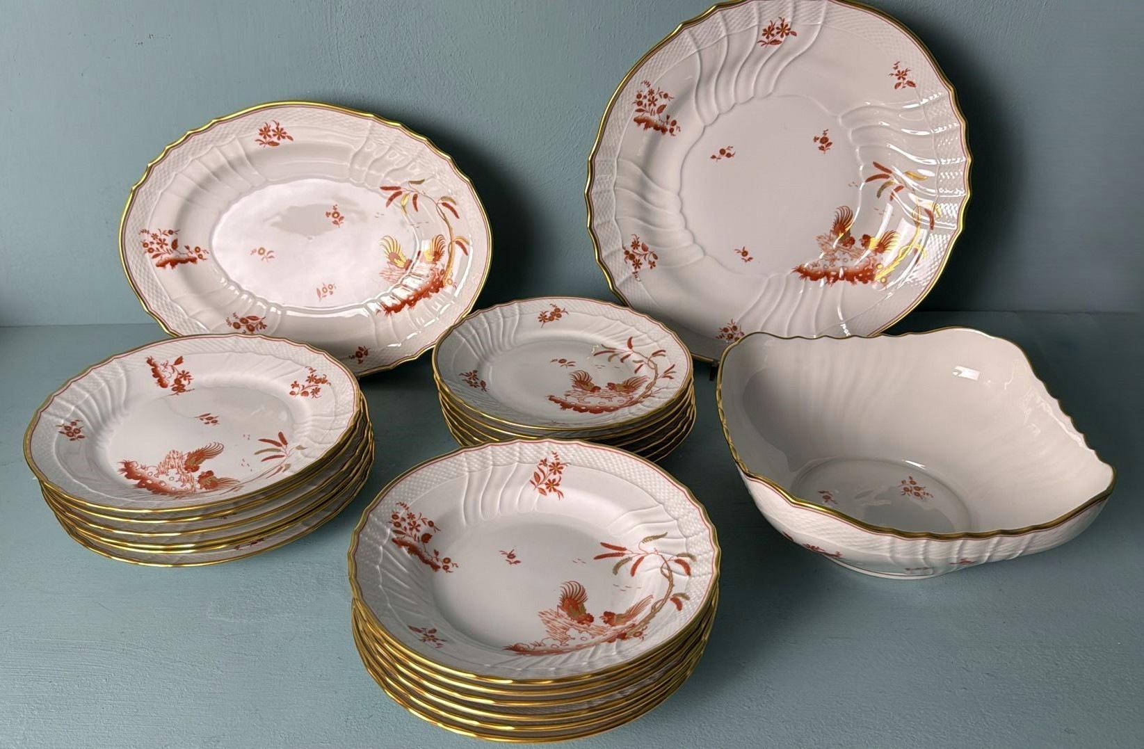 Te invitamos a leer la descripción completa, ya que nos esforzamos por proporcionar información histórica y técnica detallada para garantizar la autenticidad de nuestras piezas.
Elegante vajilla de porcelana de 20 piezas para seis personas de