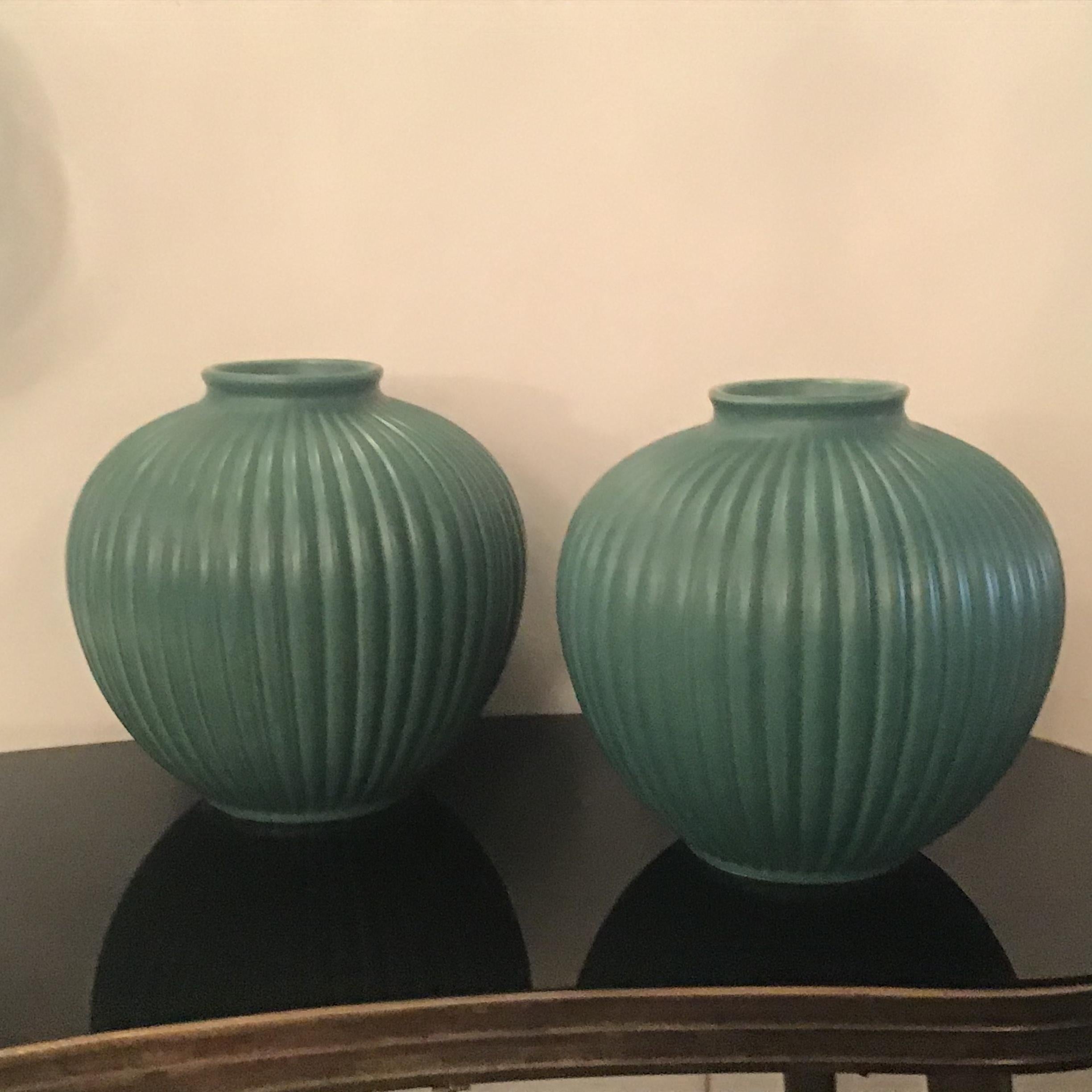 Italian Richard Ginori Giovanni Gariboldi Pair of Vases Green Ceramic 1950 Italy For Sale