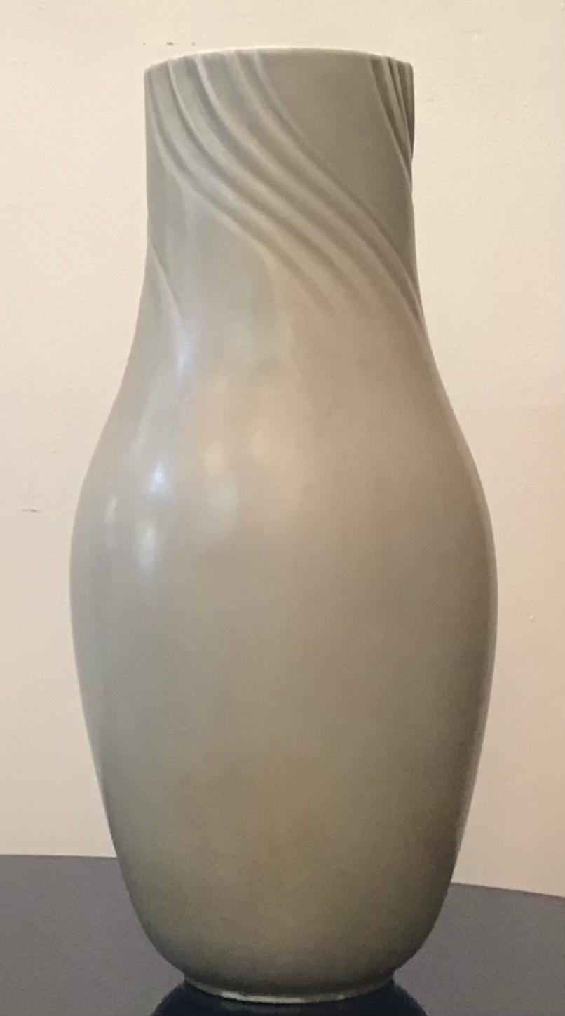 Richard Ginori Giovanni Gariboldi vase ceramic 1950 Italy.