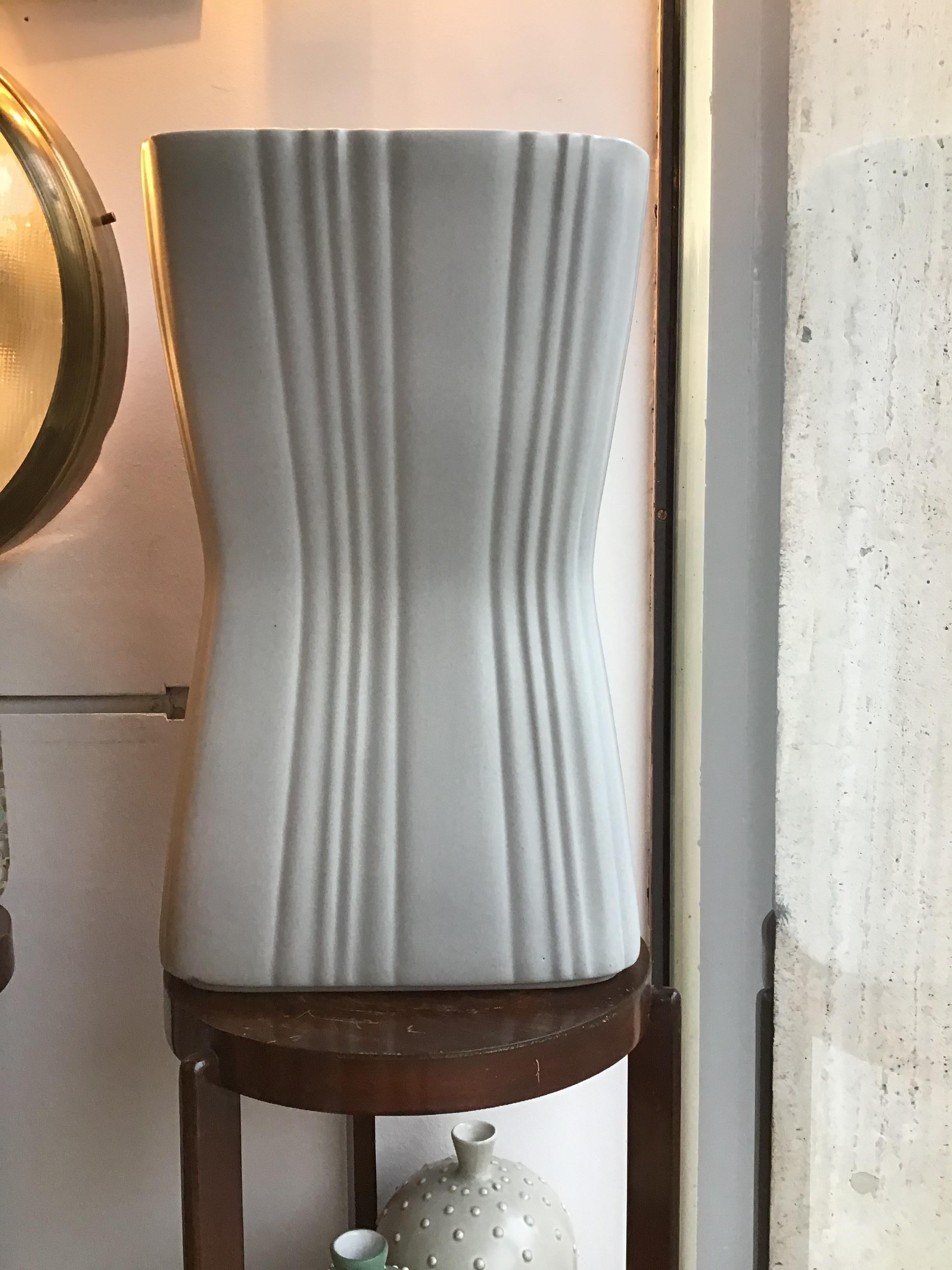 Milieu du XXe siècle Vase en céramique Richard Ginori Giovanni Gariboldi, 1950, Italie en vente