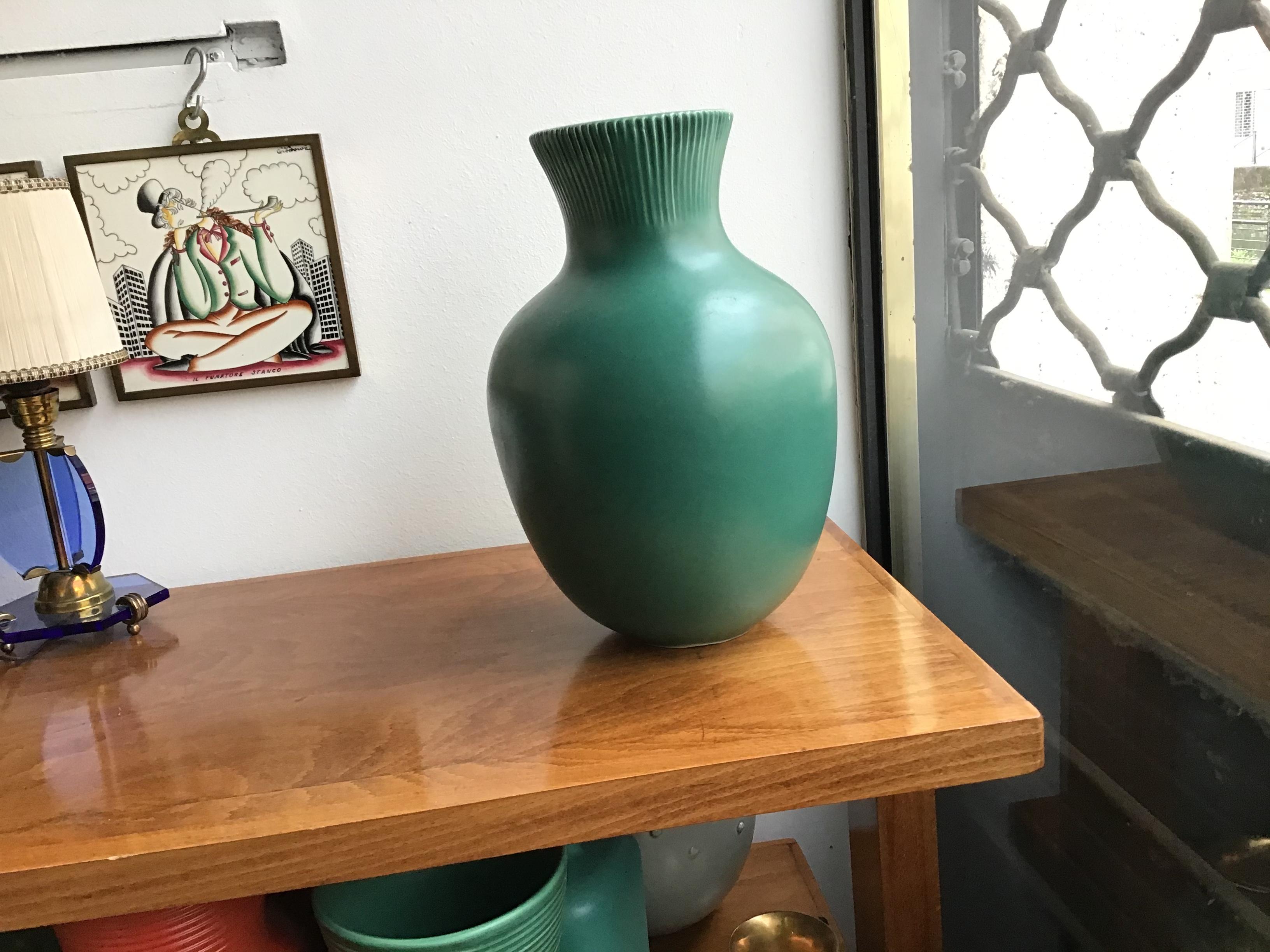 Richard Ginori Giovanni Gariboldi vase green ceramic 1950 Italy.