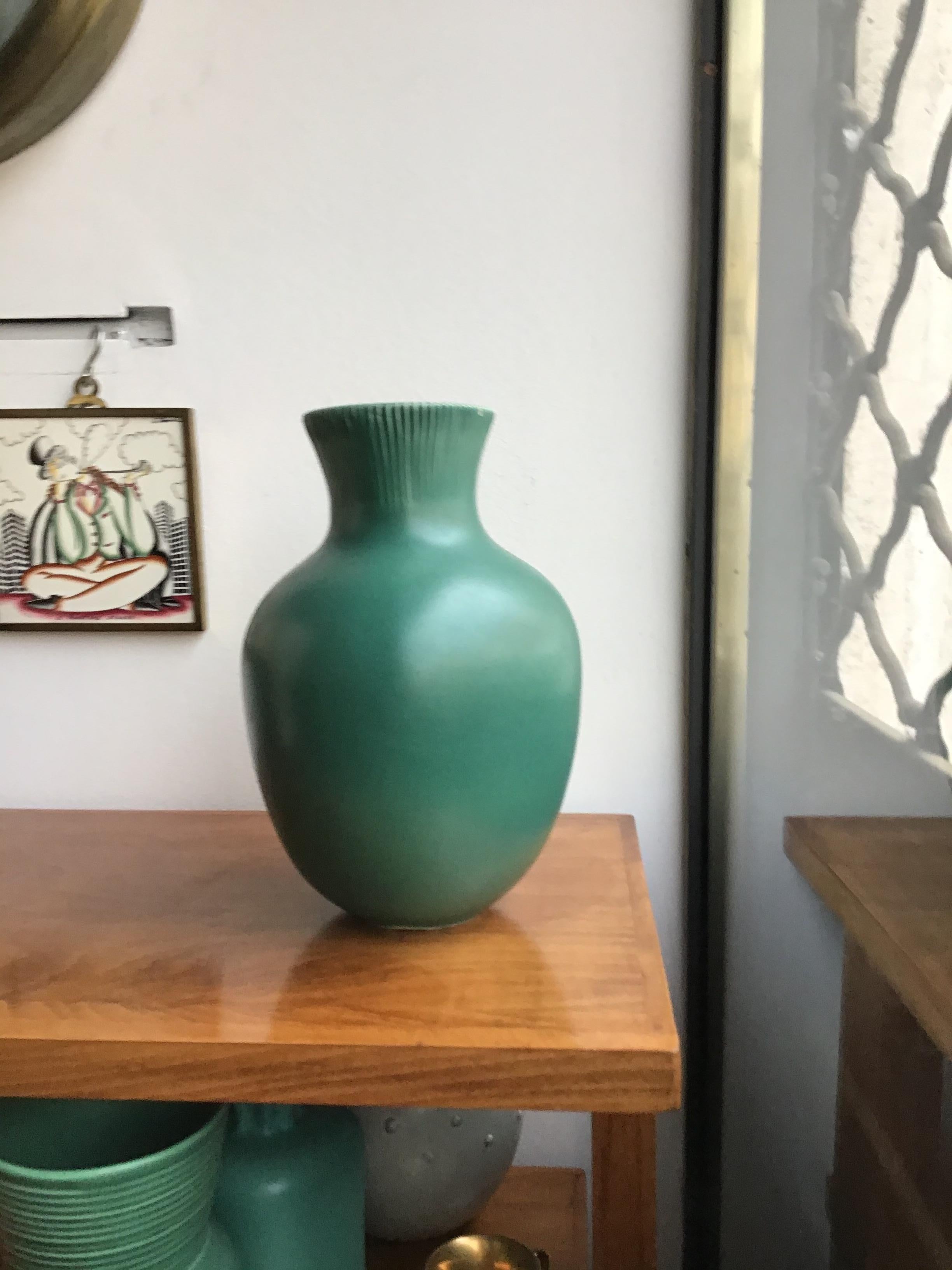 Richard Ginori Giovanni Gariboldi Vase Green Ceramic 1950 Italy  In Excellent Condition In Milano, IT