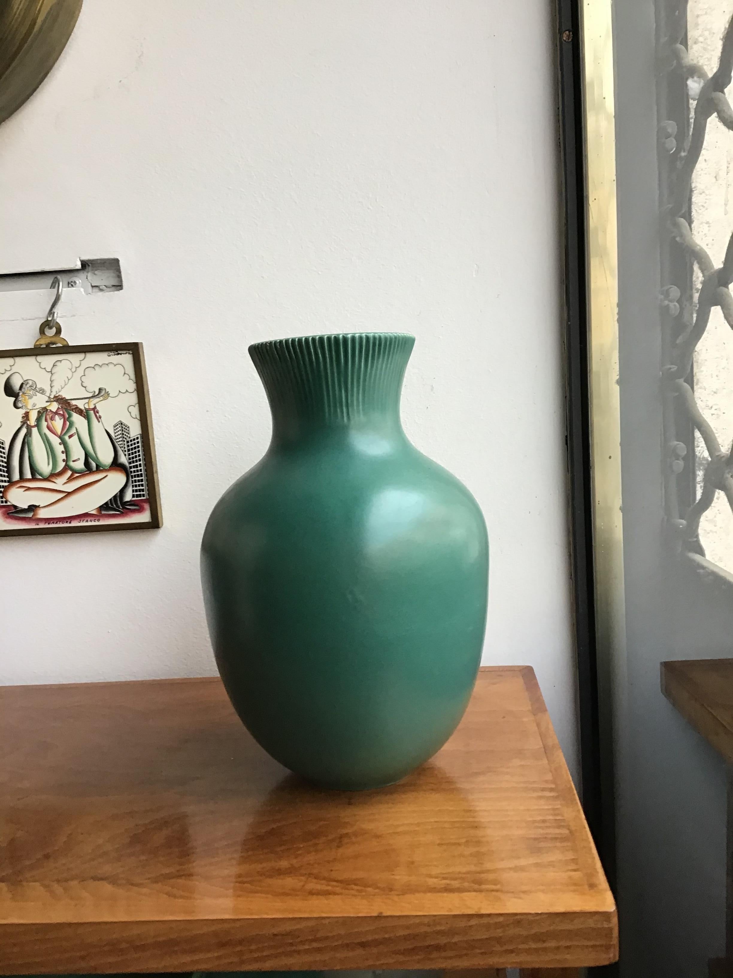 Mid-20th Century Richard Ginori Giovanni Gariboldi Vase Green Ceramic 1950 Italy 