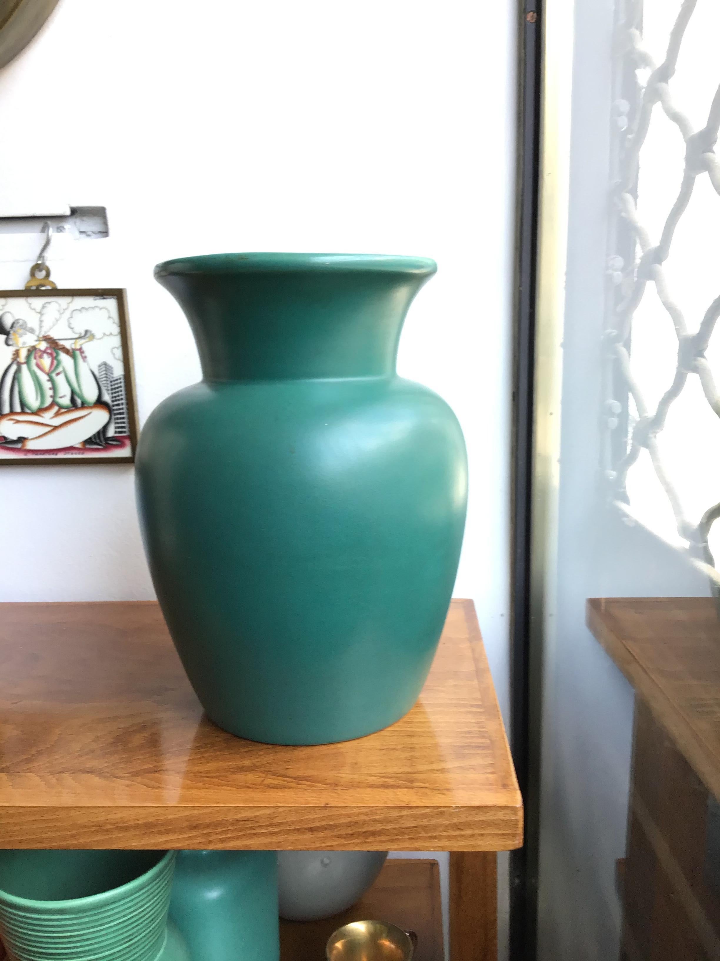 Richard Ginori Giovanni Gariboldi Vase Green Ceramic, 1950, Italy 2