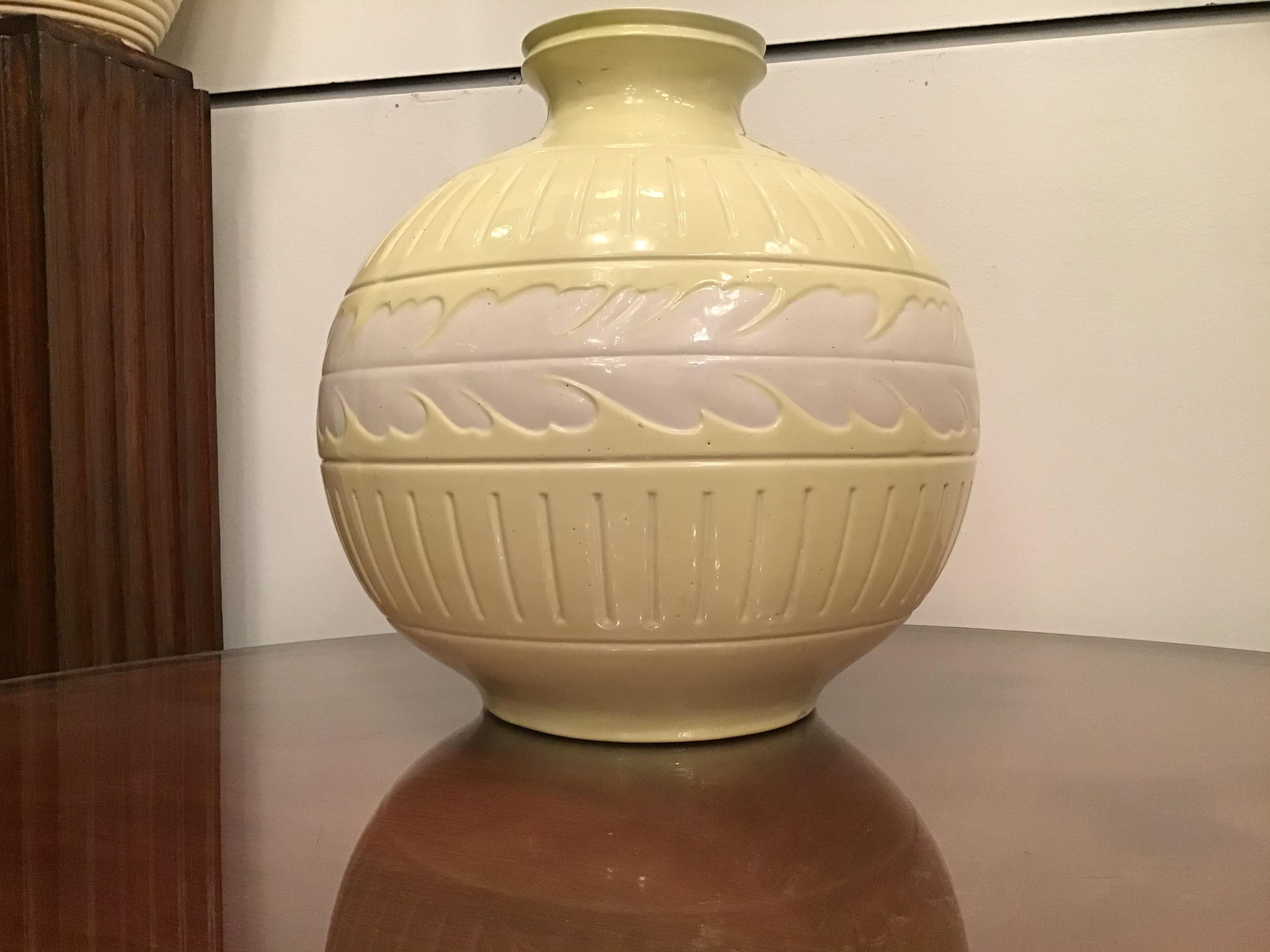 Richard Ginori Giovanni Gariboldi Vase Yellow White Ceramic, 1945, Italy For Sale 4