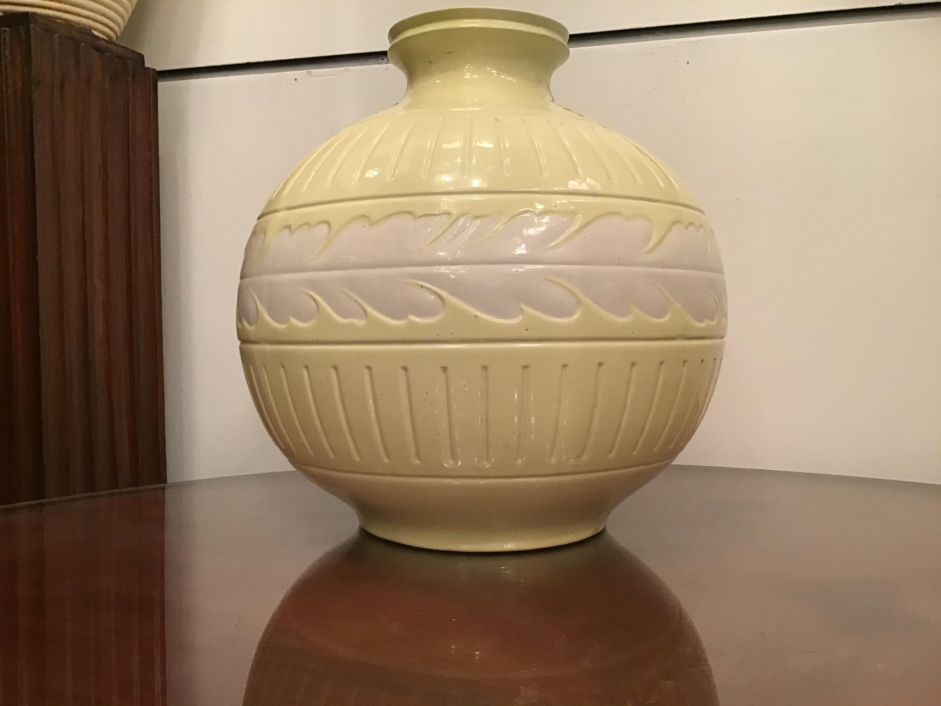 Richard Ginori Giovanni Gariboldi Vase Yellow White Ceramic, 1945, Italy For Sale 5