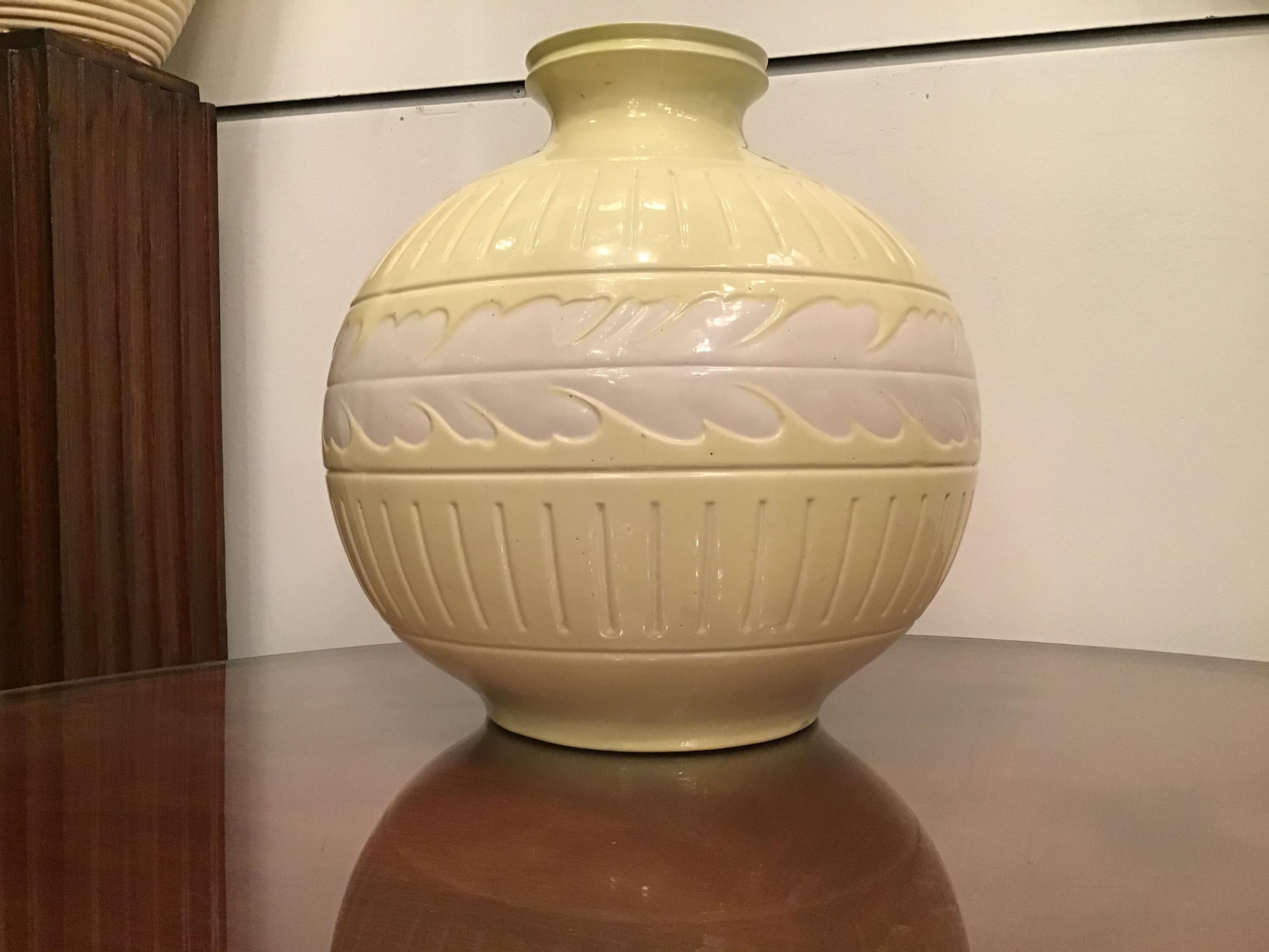 Richard Ginori Giovanni Gariboldi Vase Yellow White Ceramic, 1945, Italy For Sale 7