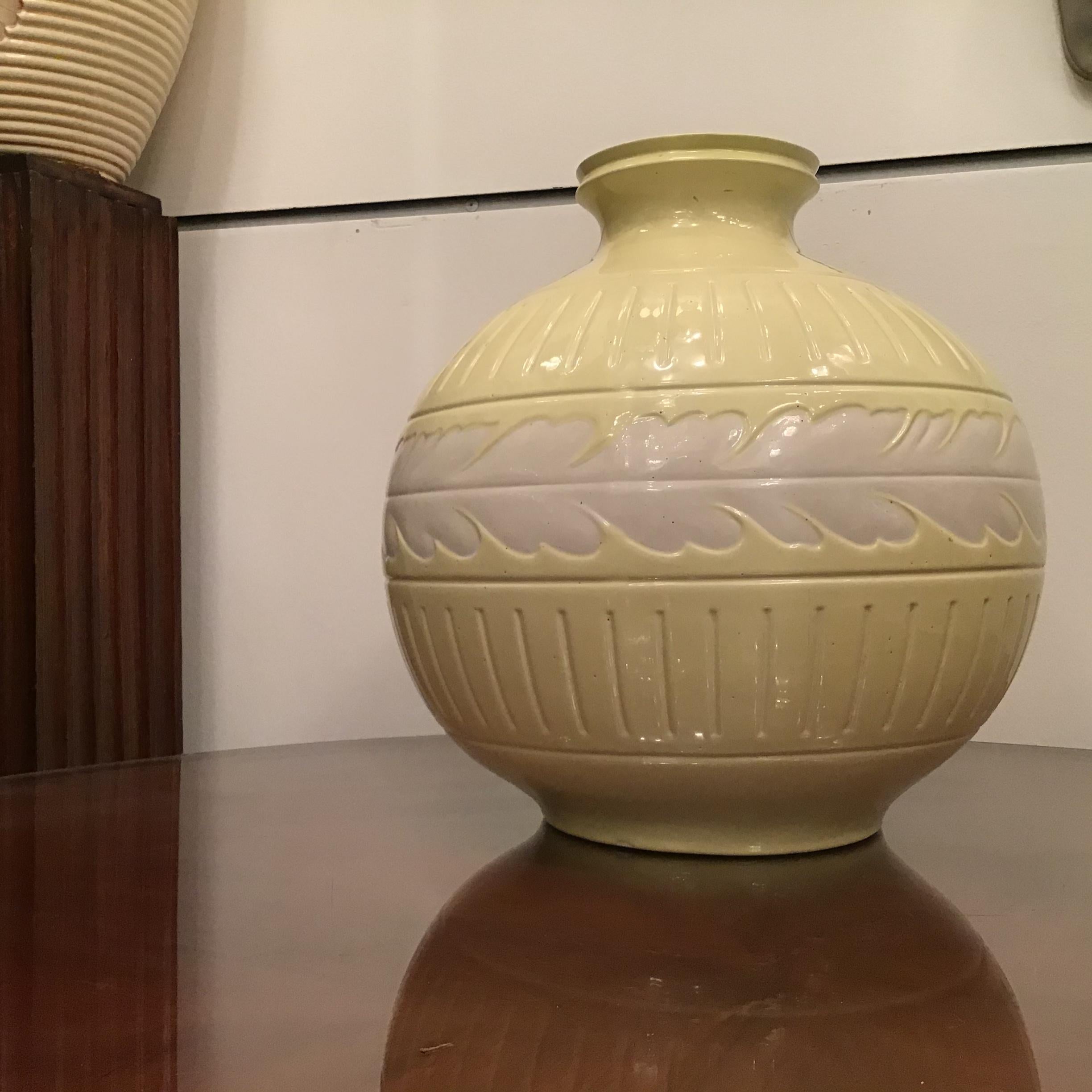 Richard Ginori Giovanni Gariboldi Vase Yellow White Ceramic, 1945, Italy For Sale 9