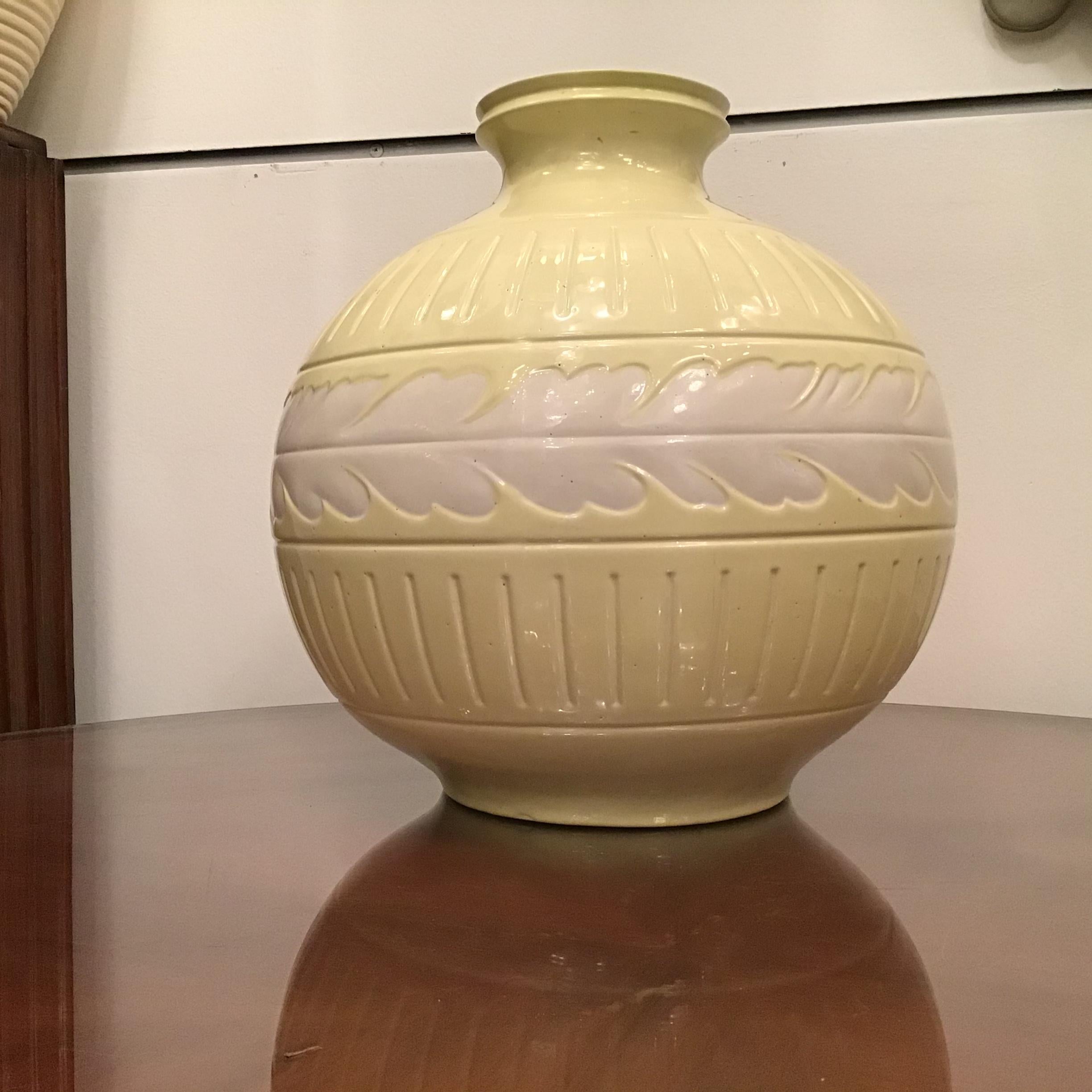 Richard Ginori Giovanni Gariboldi Vase Yellow White Ceramic, 1945, Italy For Sale 11