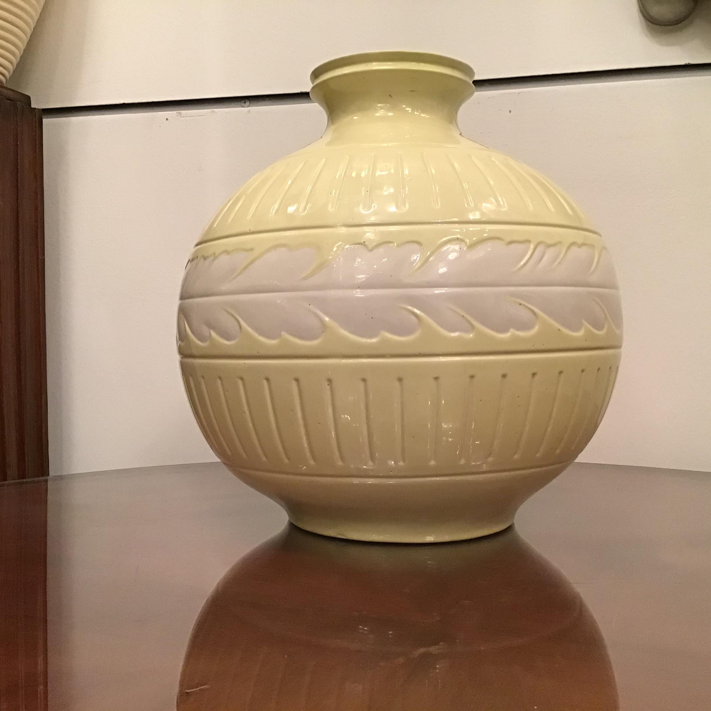 Richard Ginori Giovanni Gariboldi Vase Yellow White Ceramic, 1945, Italy For Sale 12