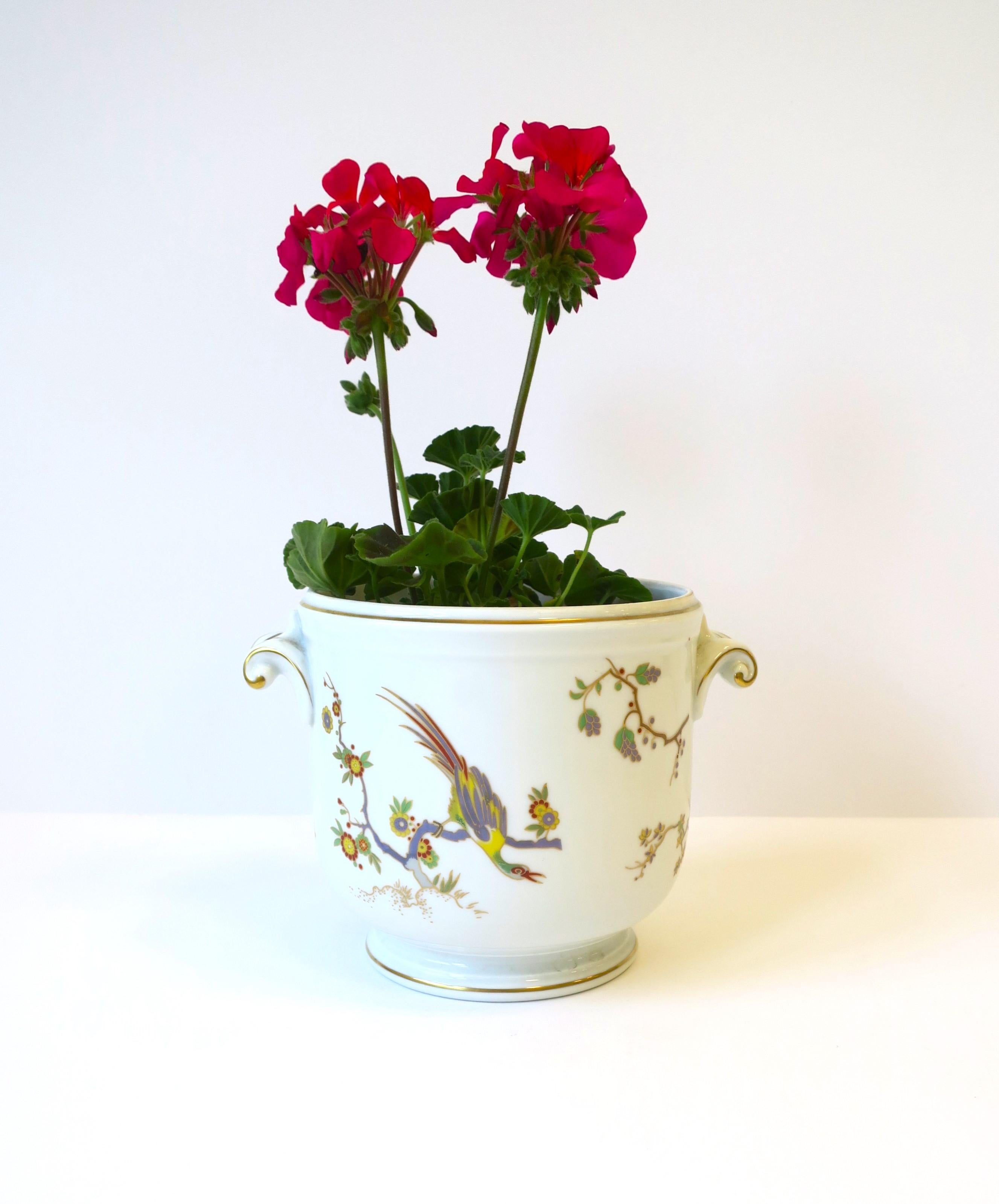 Richard Ginori Italian Porcelain Plant Cachepot Jardiniere with Bird Design In Good Condition In New York, NY