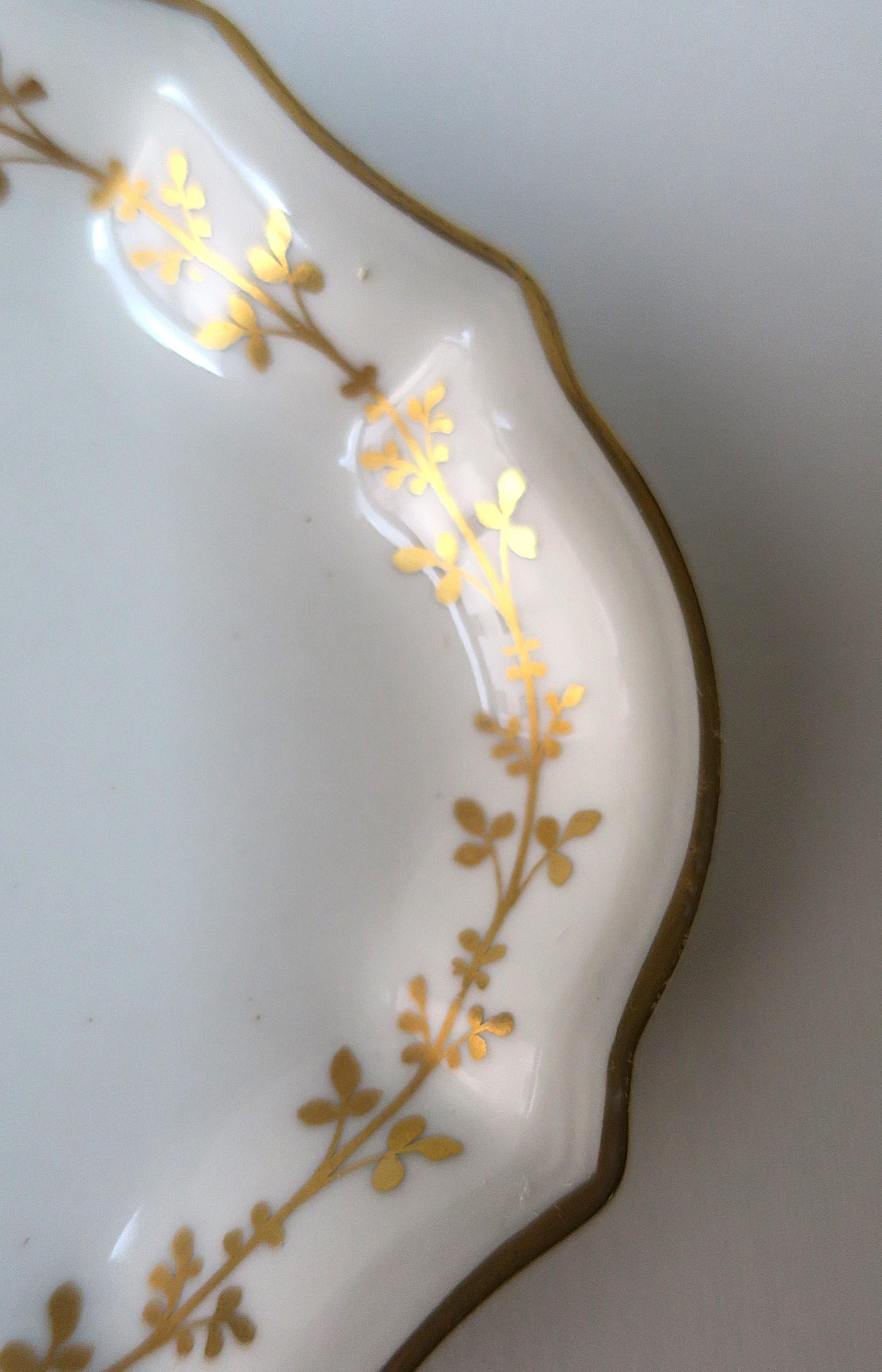 Porcellana A. Richard Ginori Piatto per gioielli con bordo d'oro in vendita