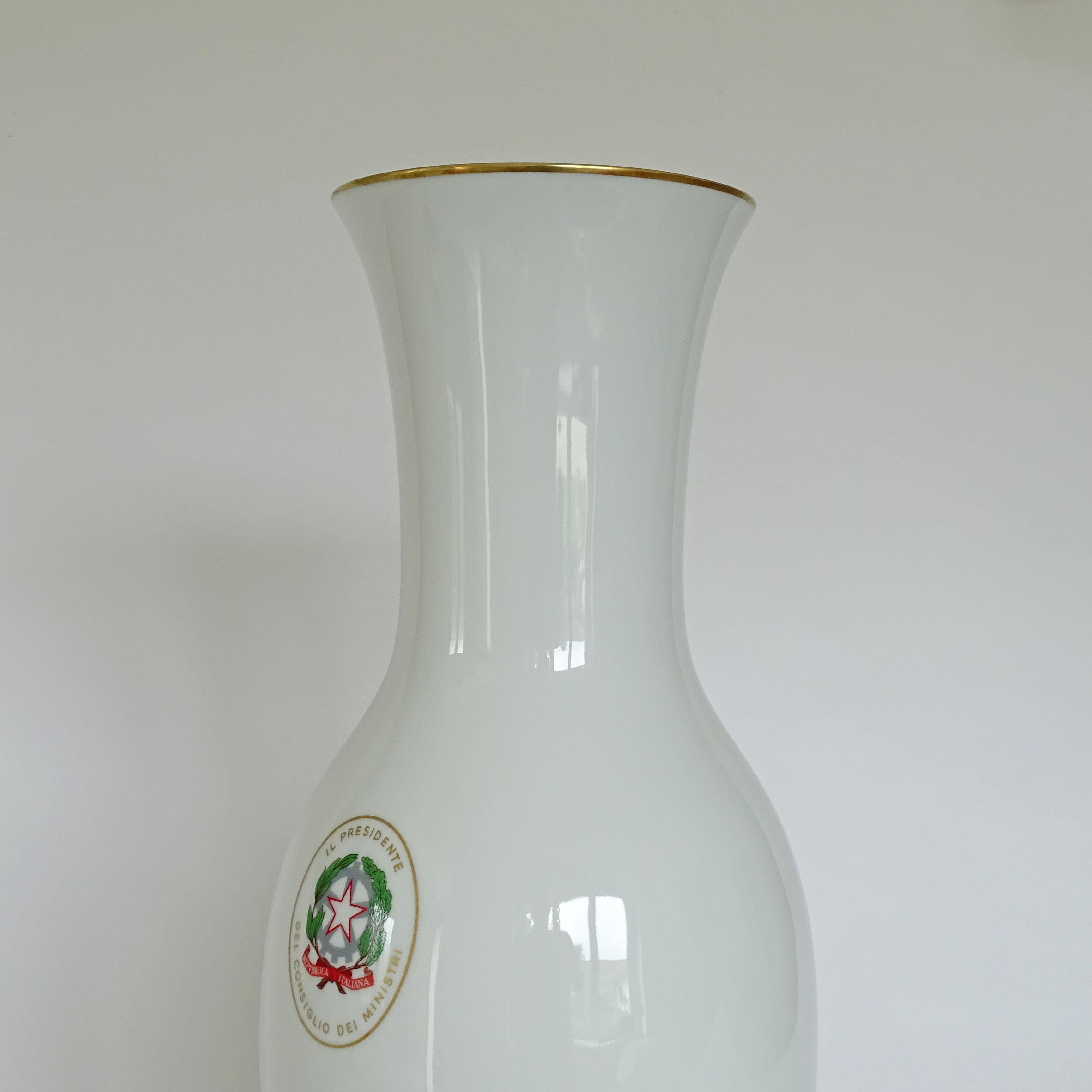 Richard Ginori Große Vase mit dem Stem des italienischen Ministerpräsidenten, Italien 1980er Jahre im Angebot 1