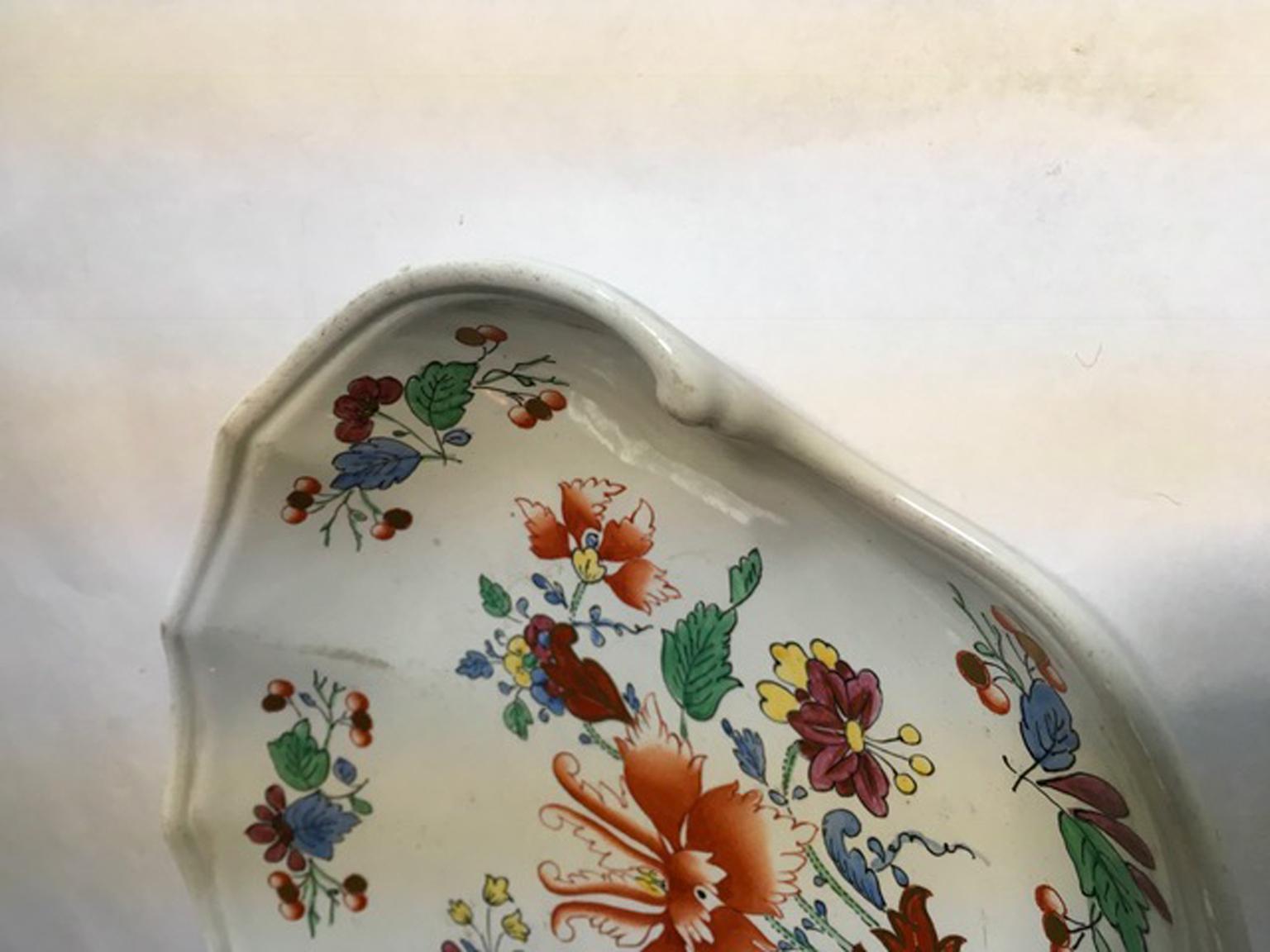 Italy Richard Ginori Mid-18th Century Porcelain Hand Painted Tulip Decor Bowl For Sale 3