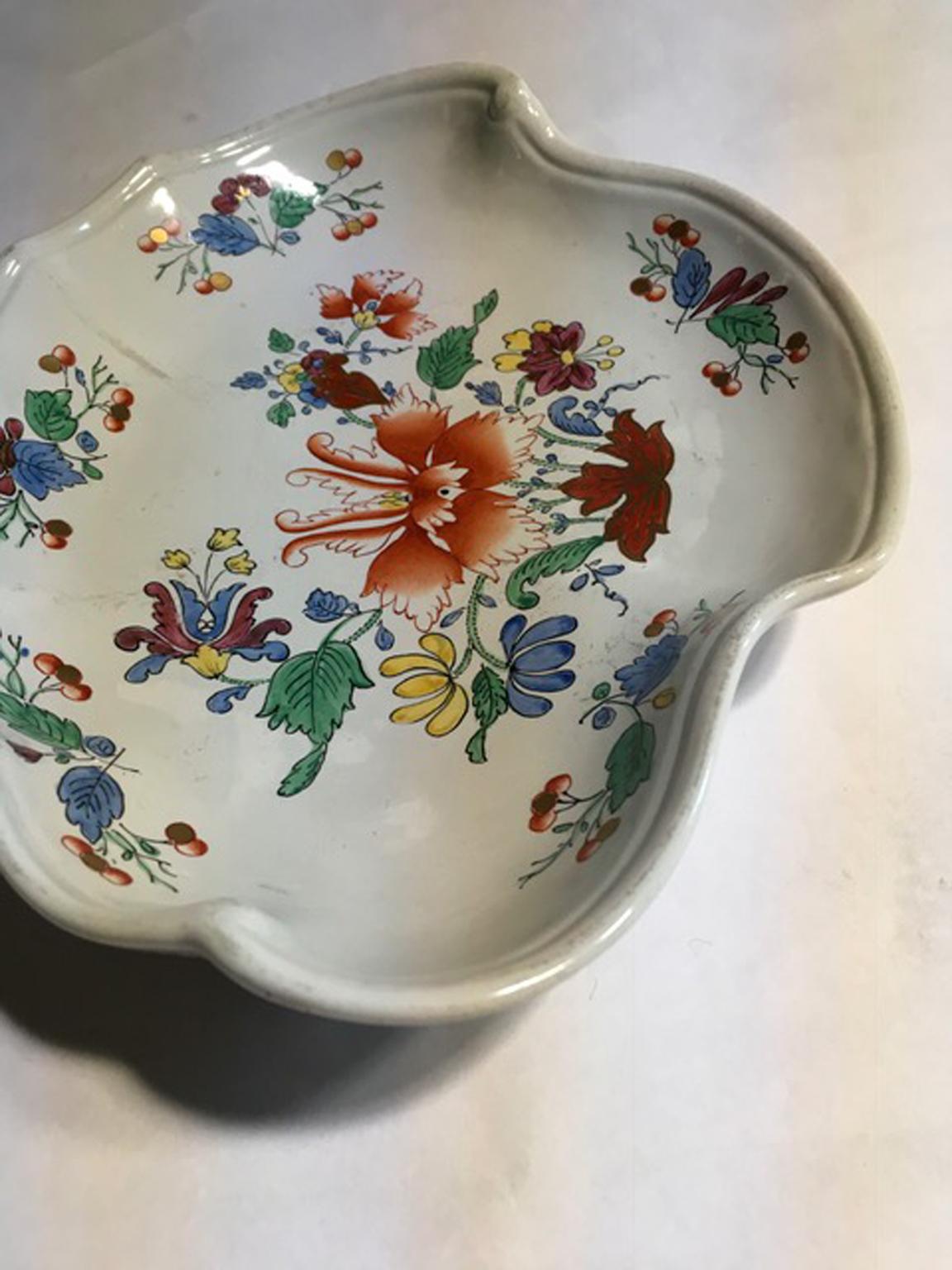 Italy Richard Ginori Mid-18th Century Porcelain Hand Painted Tulip Decor Bowl For Sale 11