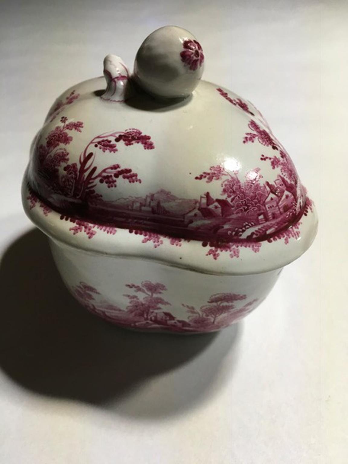 Richard Ginori mid-18th Century porcelain sugar bowl with pink landscapes drawings, hand made in  Italy

This very elegant Richard Ginori porcelain sugar bowl was hand painted with country sides landscapes in pink.

The fine drawings are very