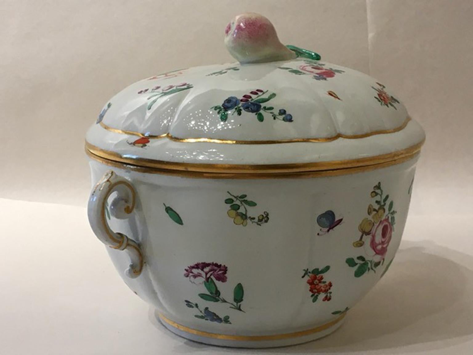 Baroque Italy Richard Ginori Mid-19th Century Porcelain Covered For Sale