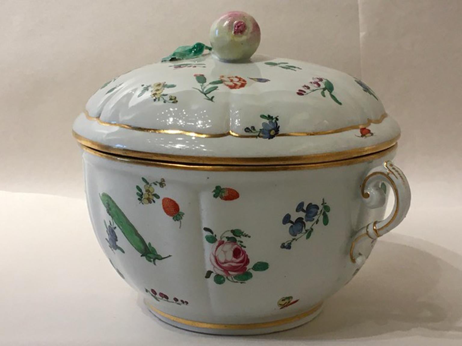 Hand-Crafted Italy Richard Ginori Mid-19th Century Porcelain Covered For Sale