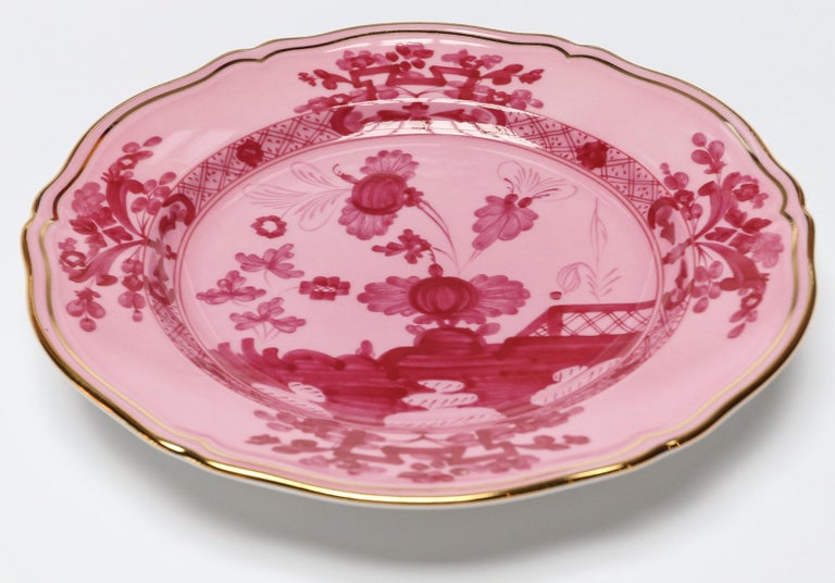 Richard Ginori Oriente Italiano porpora pink dessert plate in the Antico Doccia shape, measures: 21cm in diameter.
 