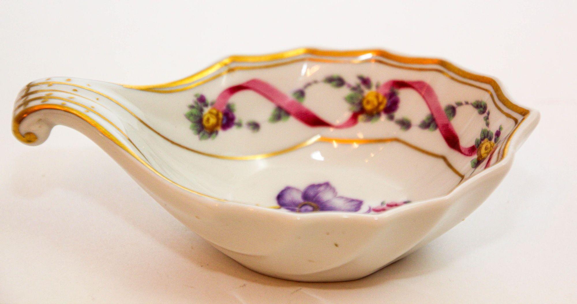 Hand-Crafted Richard Ginori Porcelain Italian Pittoria Nut Dish 1970s For Sale