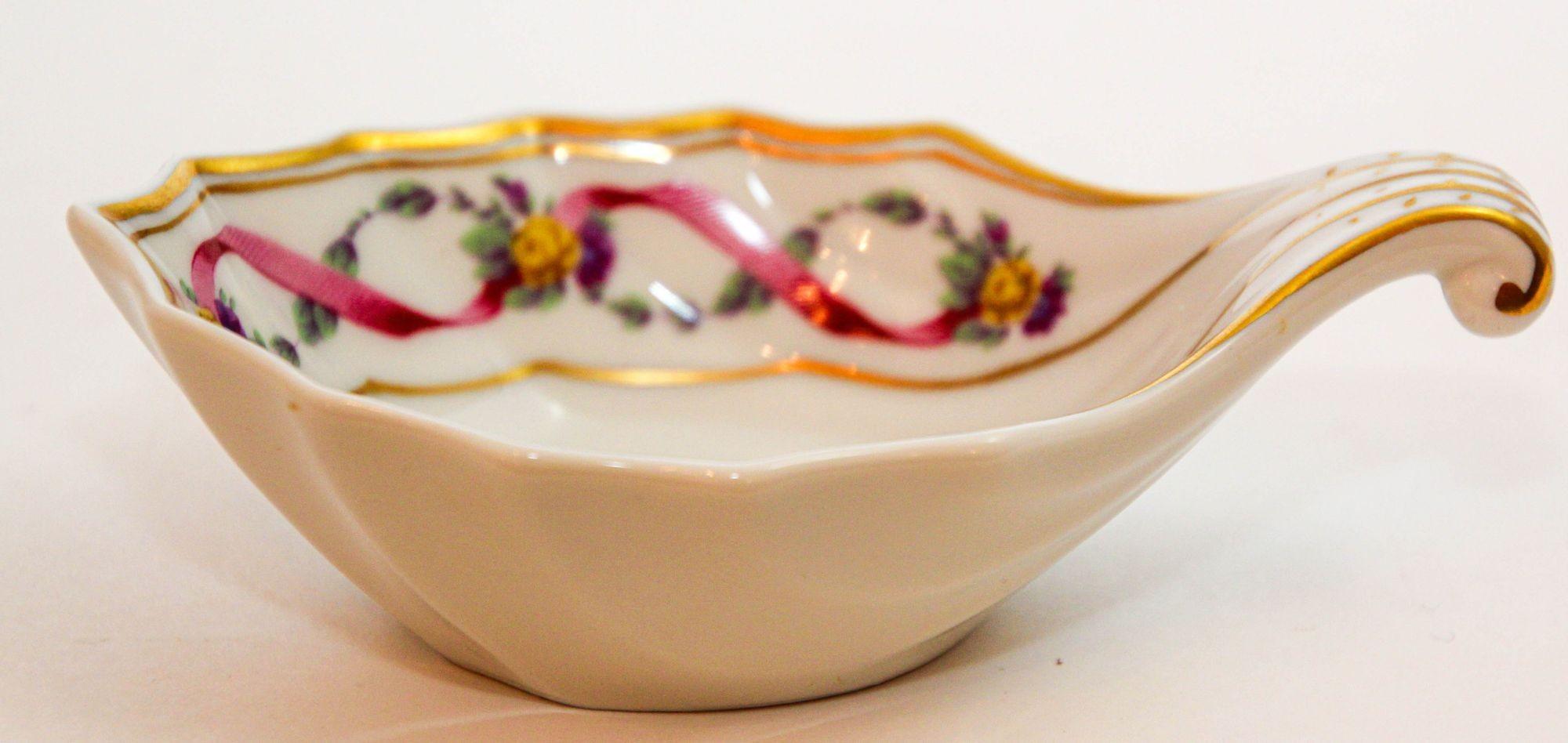 Richard Ginori Porcelain Italian Pittoria Nut Dish 1970s In Good Condition For Sale In North Hollywood, CA