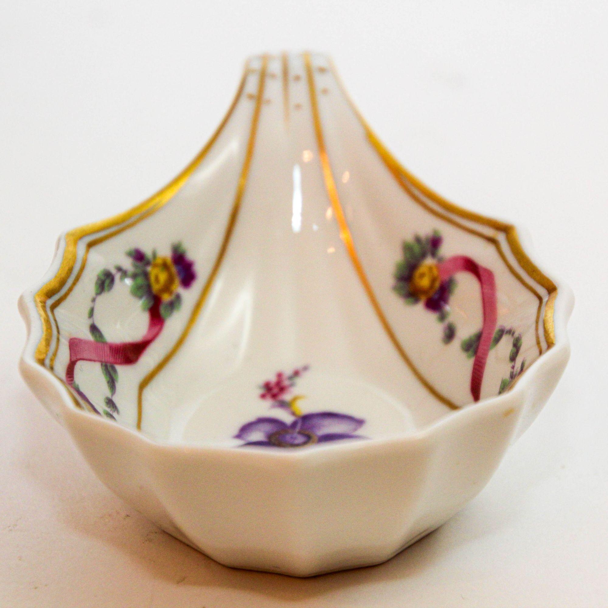 Richard Ginori Porcelain Italian Pittoria Nut Dish 1970s For Sale 3