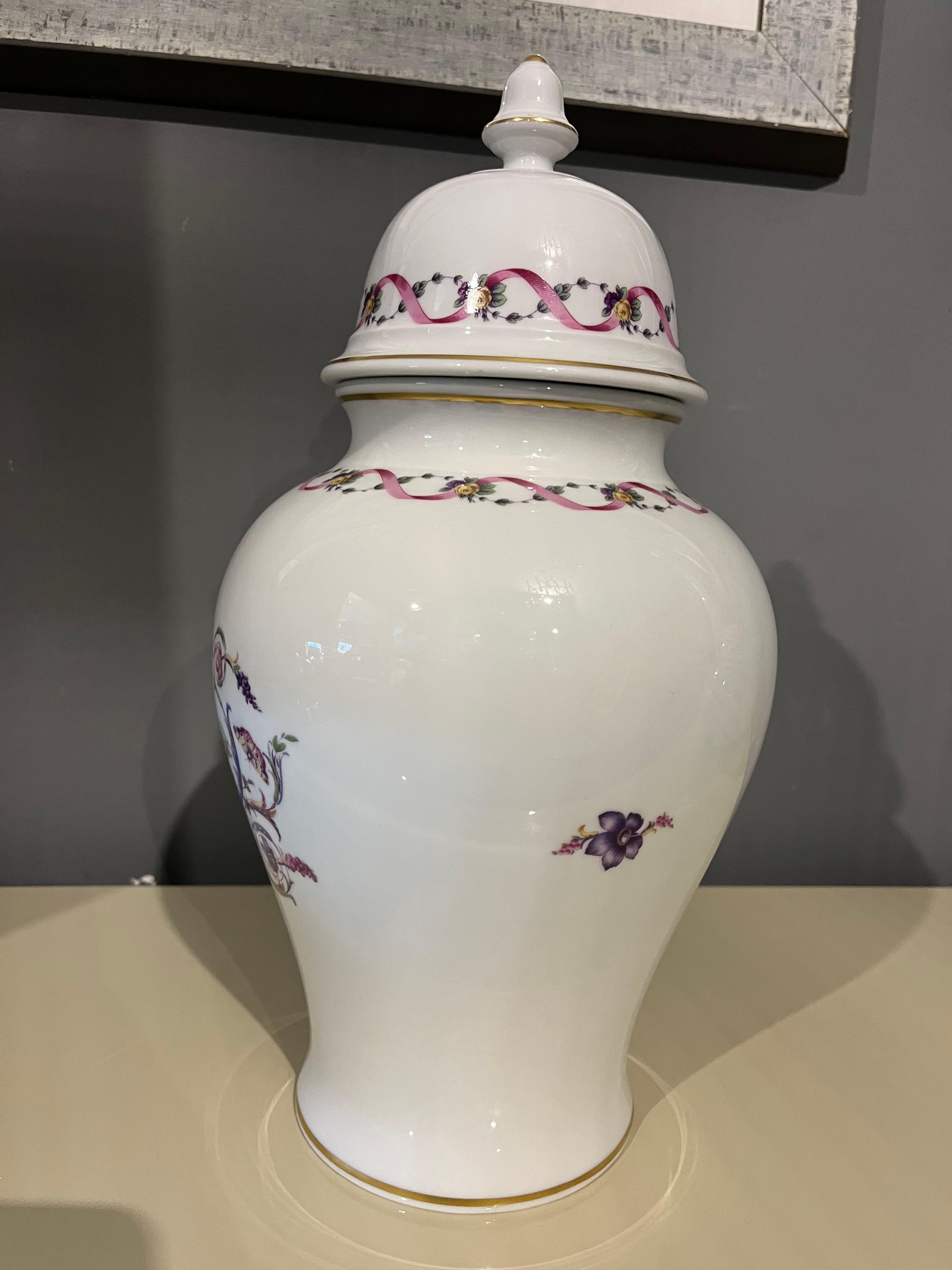 Richard Ginori potiche from the 70s In Good Condition For Sale In Catania, IT