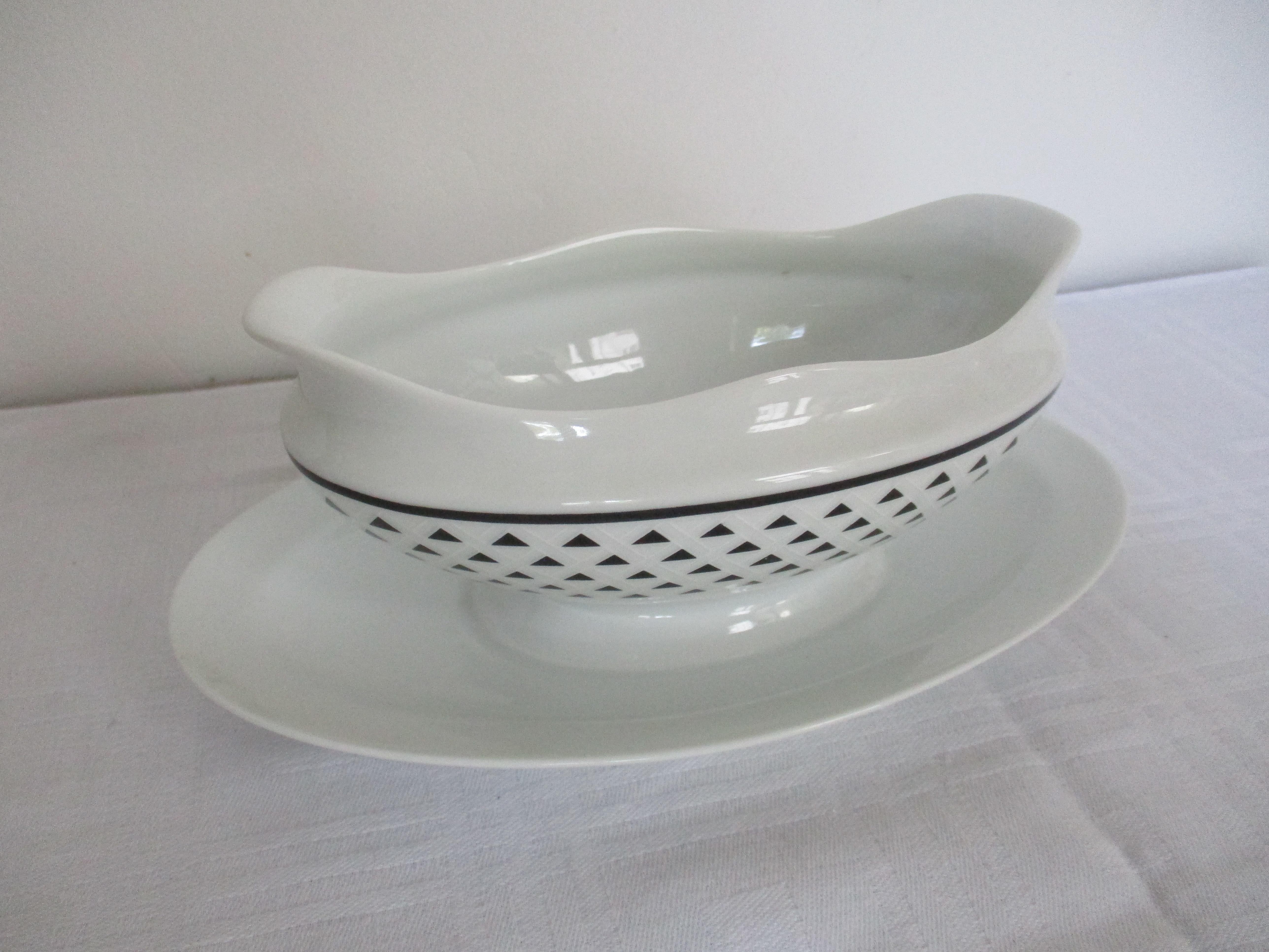 Richard Ginori Serving Plates And Saucepan, Italy In Good Condition For Sale In Vienna, AT