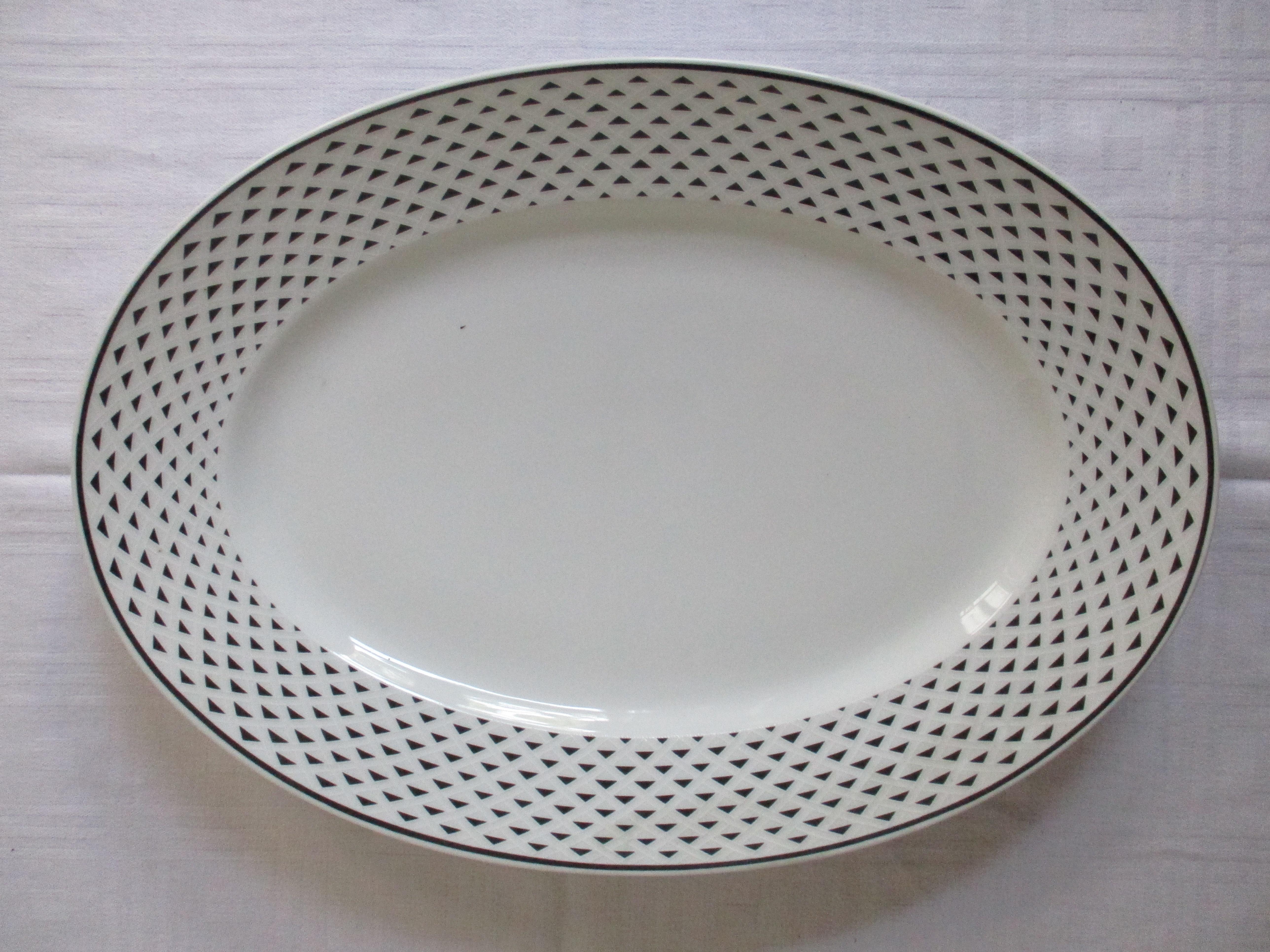20th Century Richard Ginori Serving Plates And Saucepan, Italy For Sale