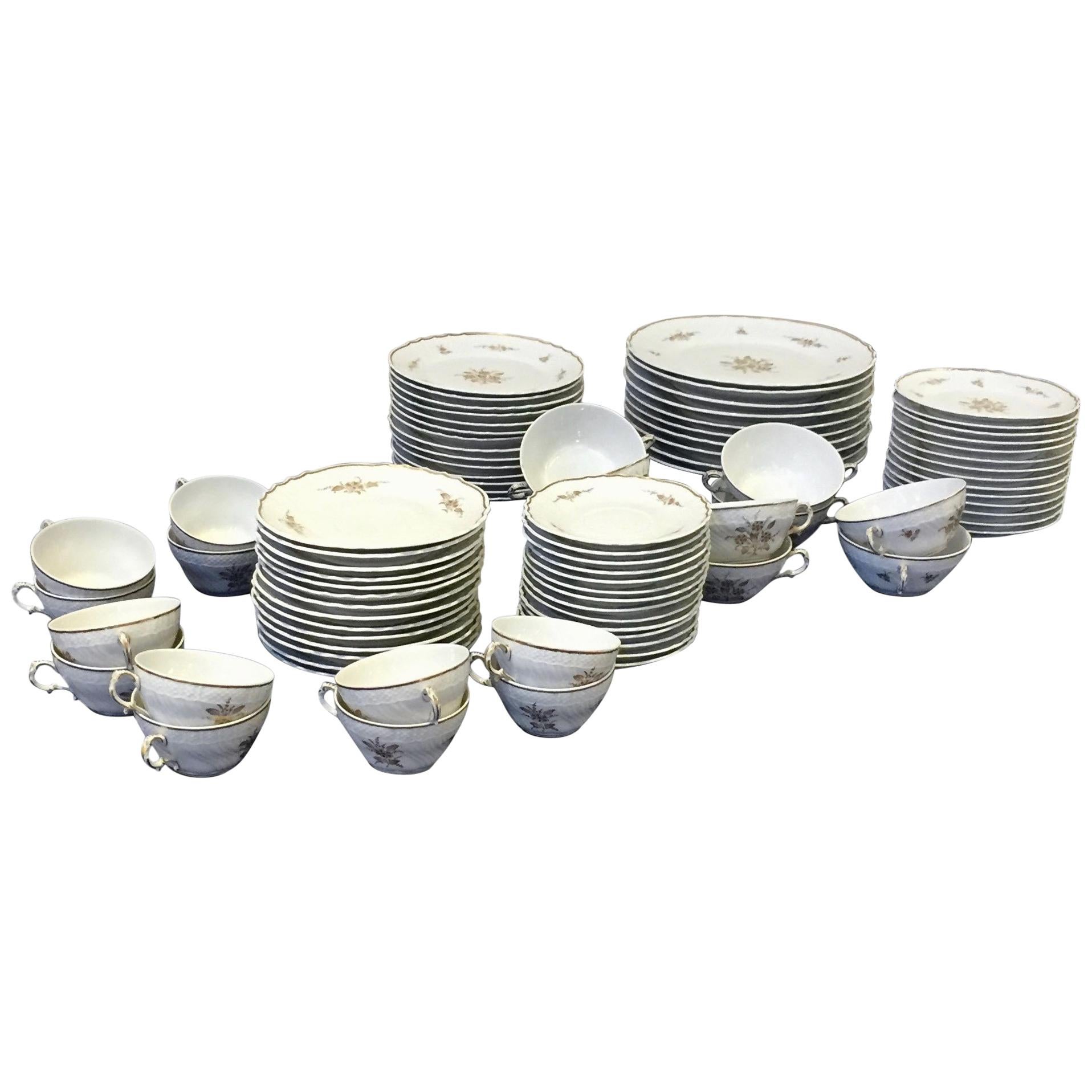 Richard Ginori Set of China in the Verona Pattern
