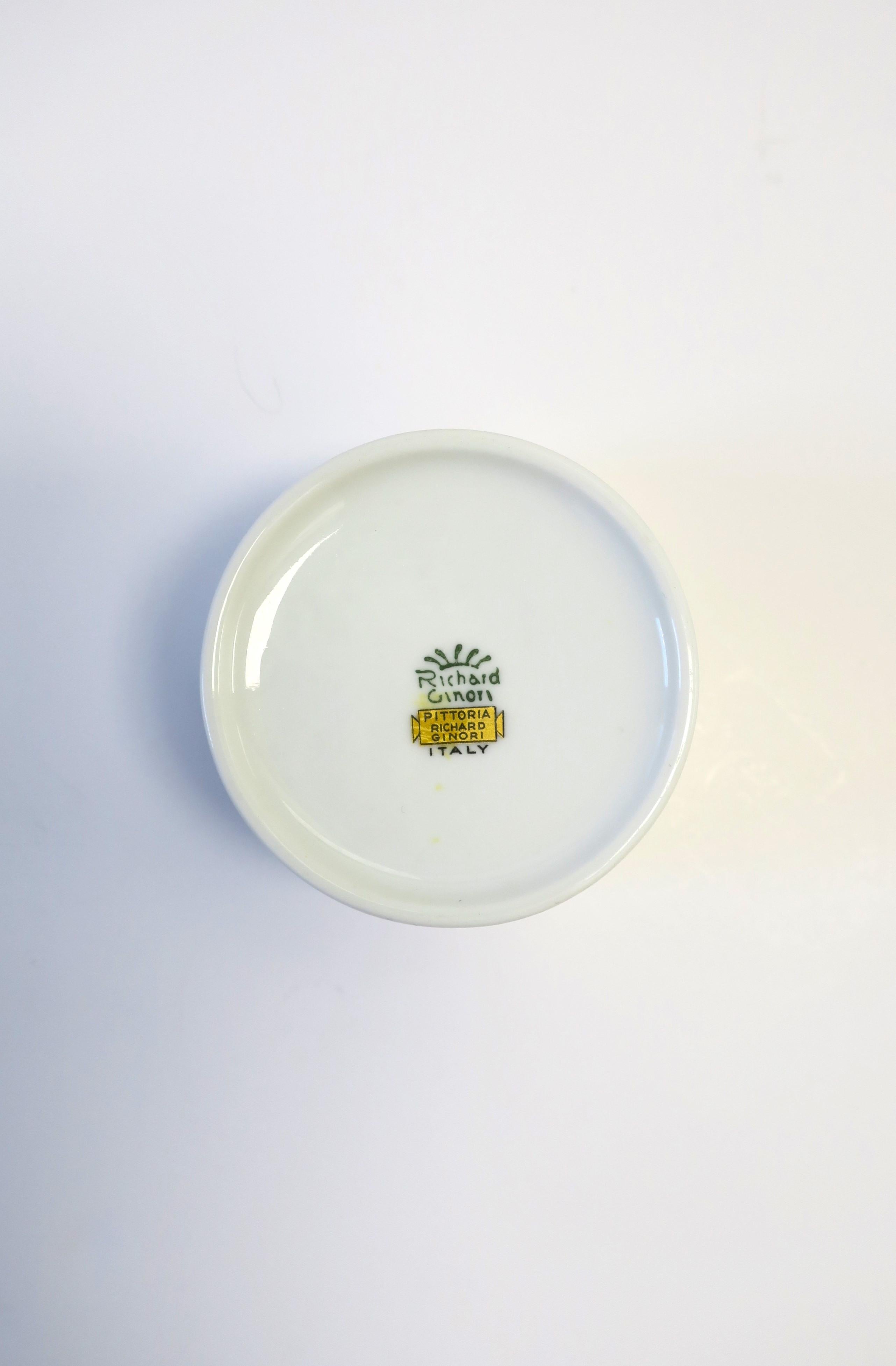 Richard Ginori White Porcelain & Gold Italian Jewelry Dish or Vessel For Sale 10