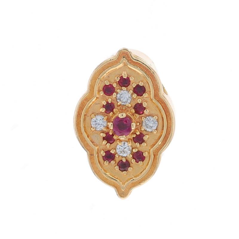 Marque : Richard Glatter

Contenu du métal : Or jaune 14k

Informations sur les pierres

Rubis naturel
Traitement : Chauffage
Carat(s) : .42ctw
Coupe : Ronde
Couleur : Rouge

Diamants naturels
Carat(s) : .11ctw
Coupe : Brillant rond
Couleur : G -