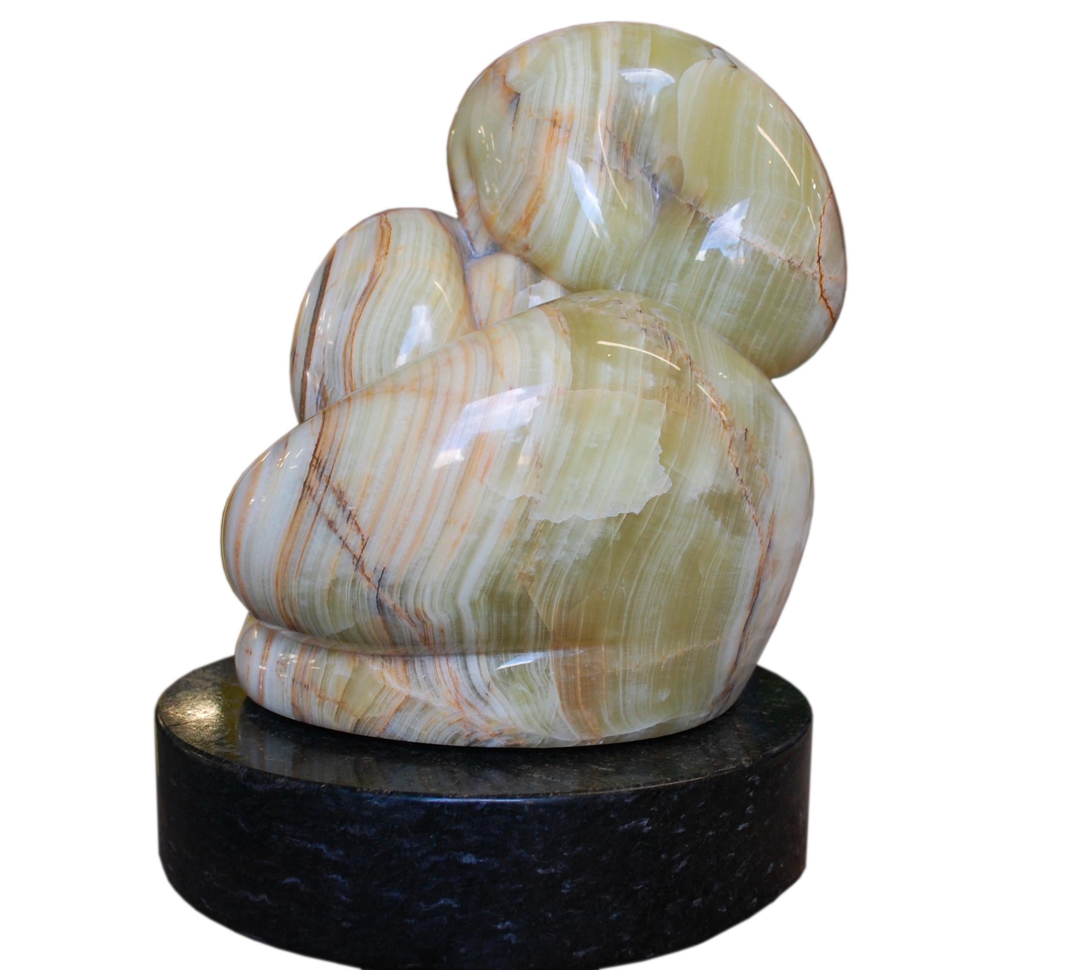 Untitled Biomorphic Form Abstract Sculpture
 Onyx Sculpture on granite base.
Artist signature Graham dated 73.

Richard D. Graham is a Postwar & Contemporary artist
born in 1940 know for sculptures. This is a highly polished onyx figurative abstract