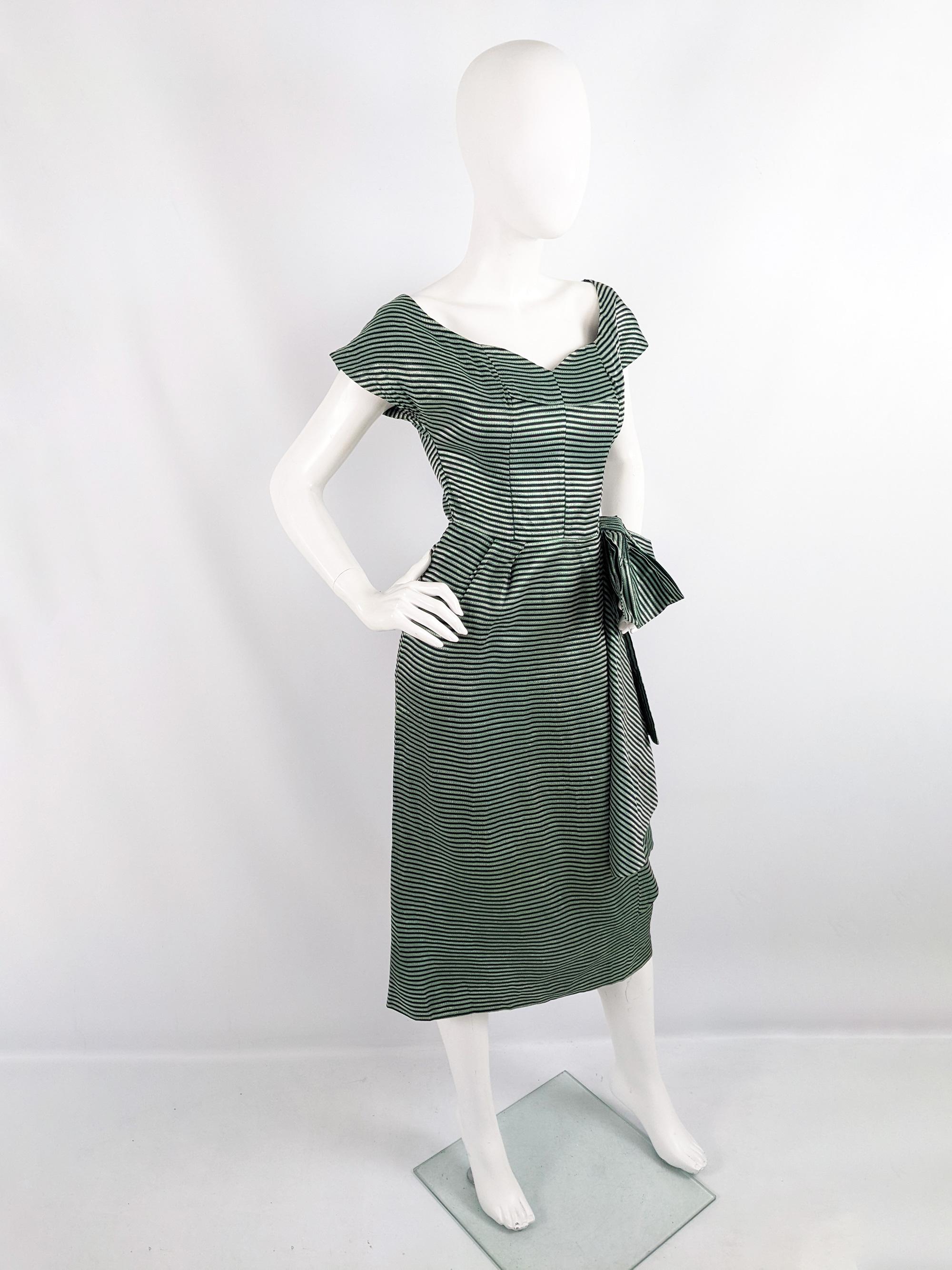 Richard Grossmark Vintage 1950s Metallic Green Lamé Bow 50s Evening Party Dress In Good Condition For Sale In Doncaster, South Yorkshire