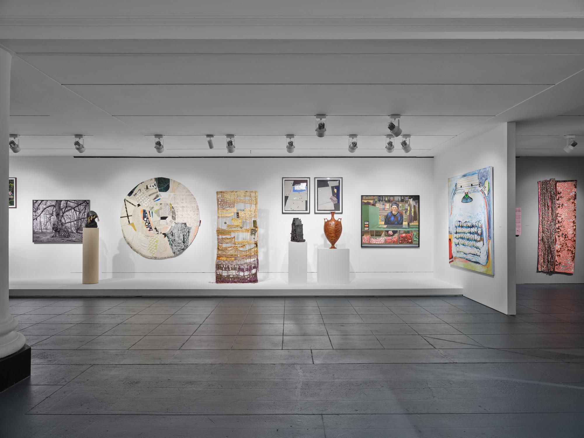Richard Haining, Vasija contemporánea de madera apilada, secoya de California en Nuevo Estado en Brooklyn, NY