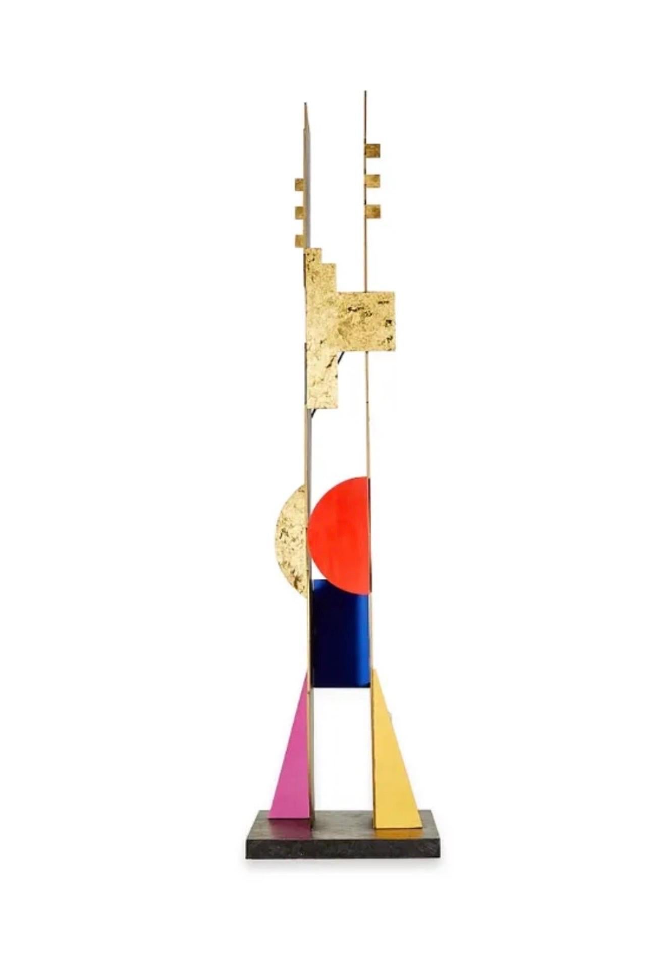 Grande scultura modernista in Steele con pittura geometrica astratta A. Richard Hall 2