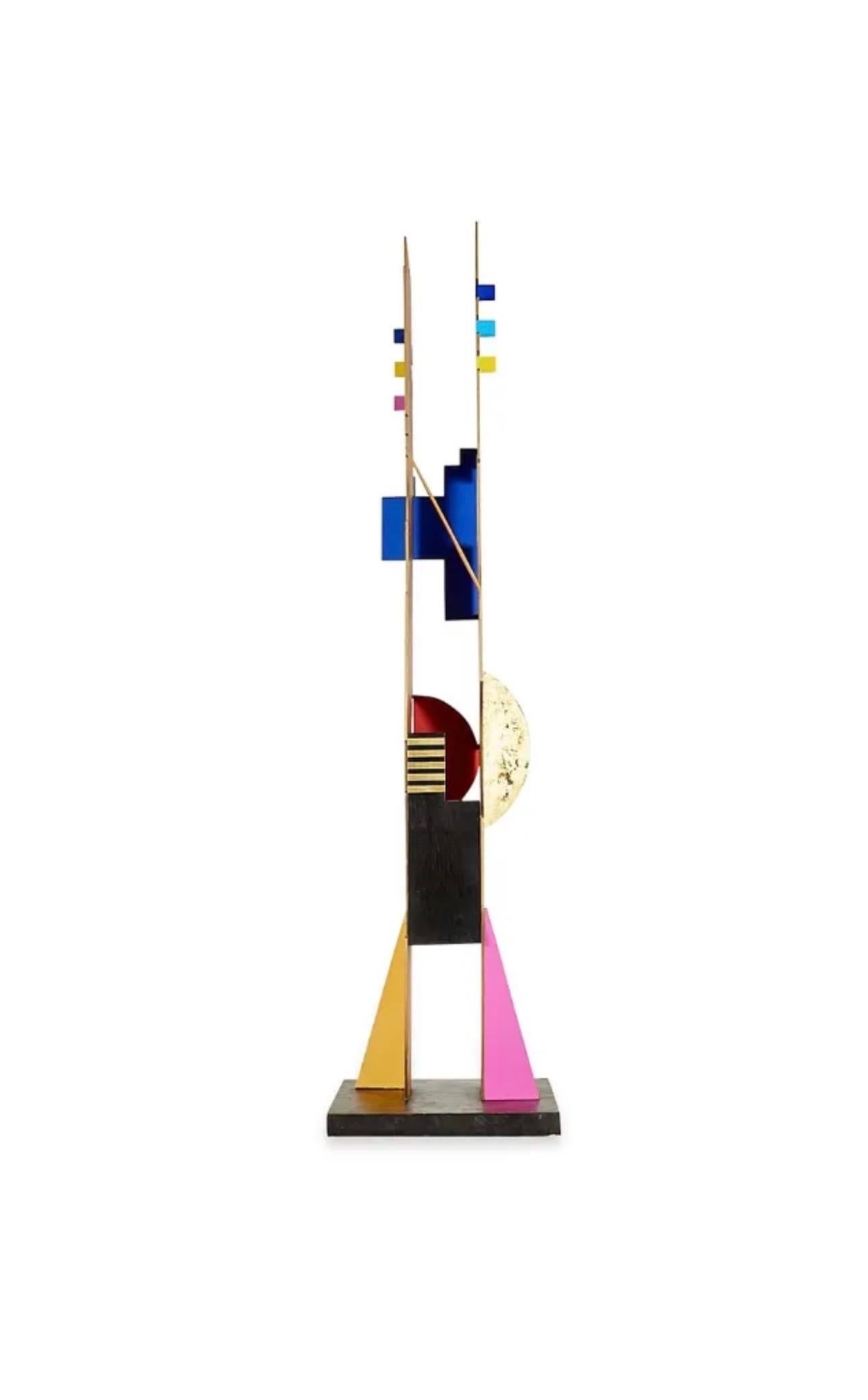Grande scultura modernista in Steele con pittura geometrica astratta A. Richard Hall 3