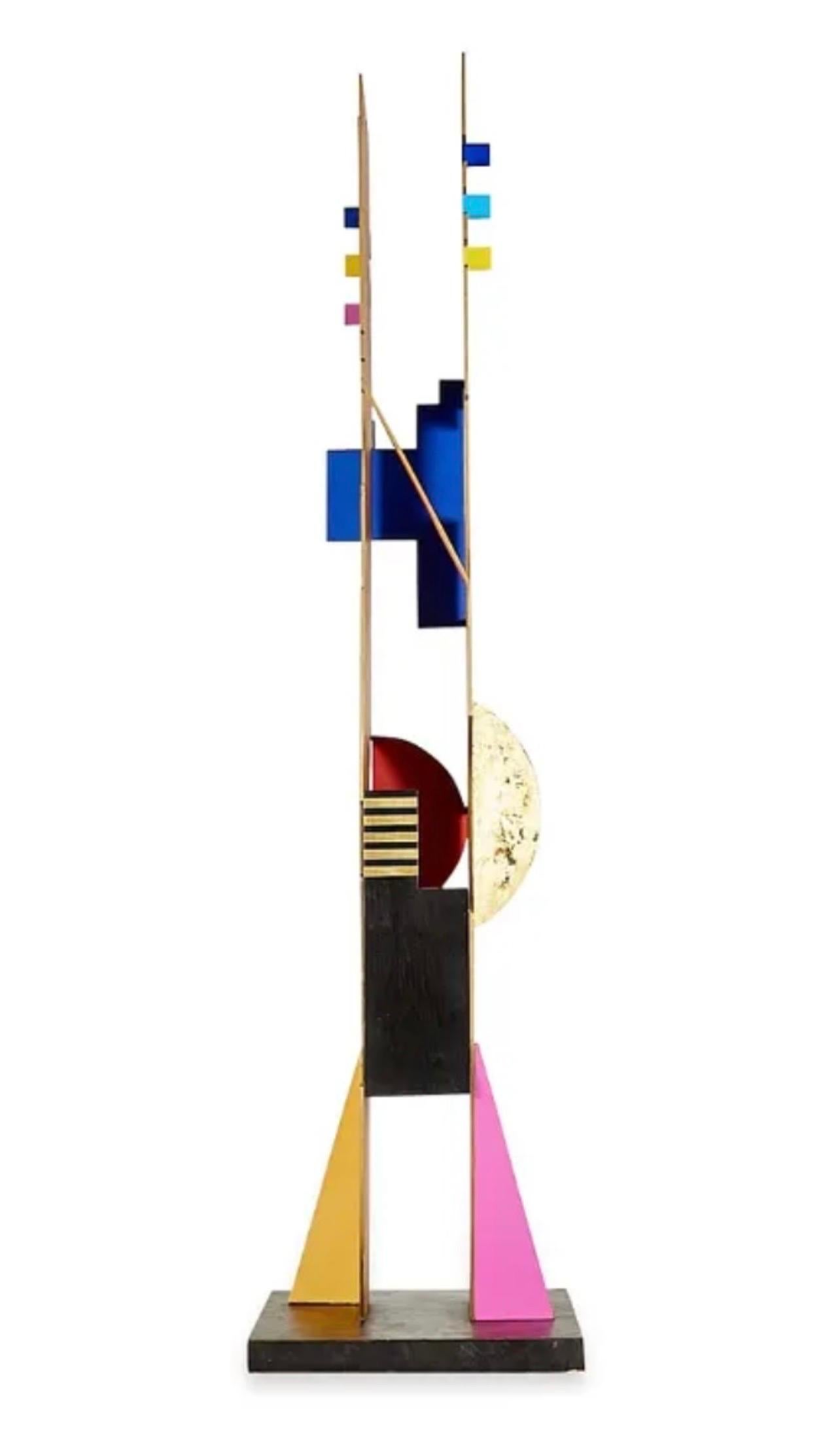 Grande scultura modernista in Steele con pittura geometrica astratta A. Richard Hall 4