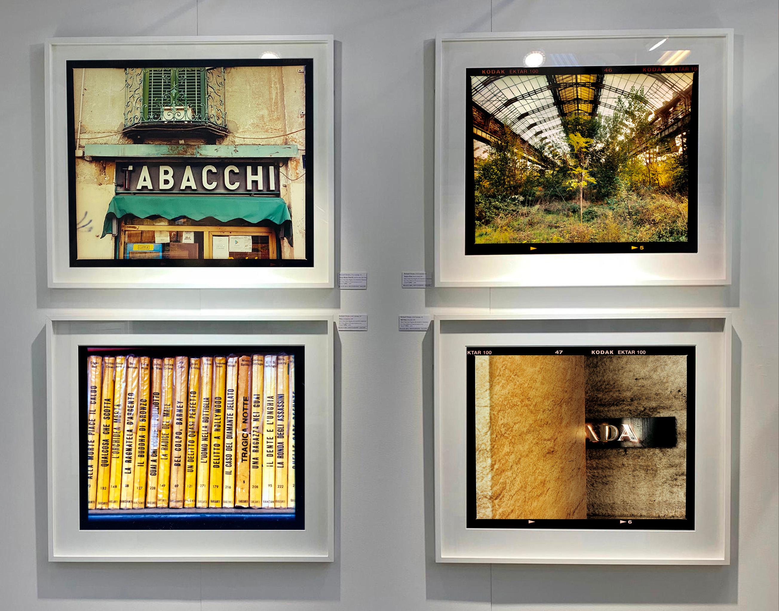 _ ADA, Milan - Photographie italienne de typographie architecturale en couleur urbaine en vente 1