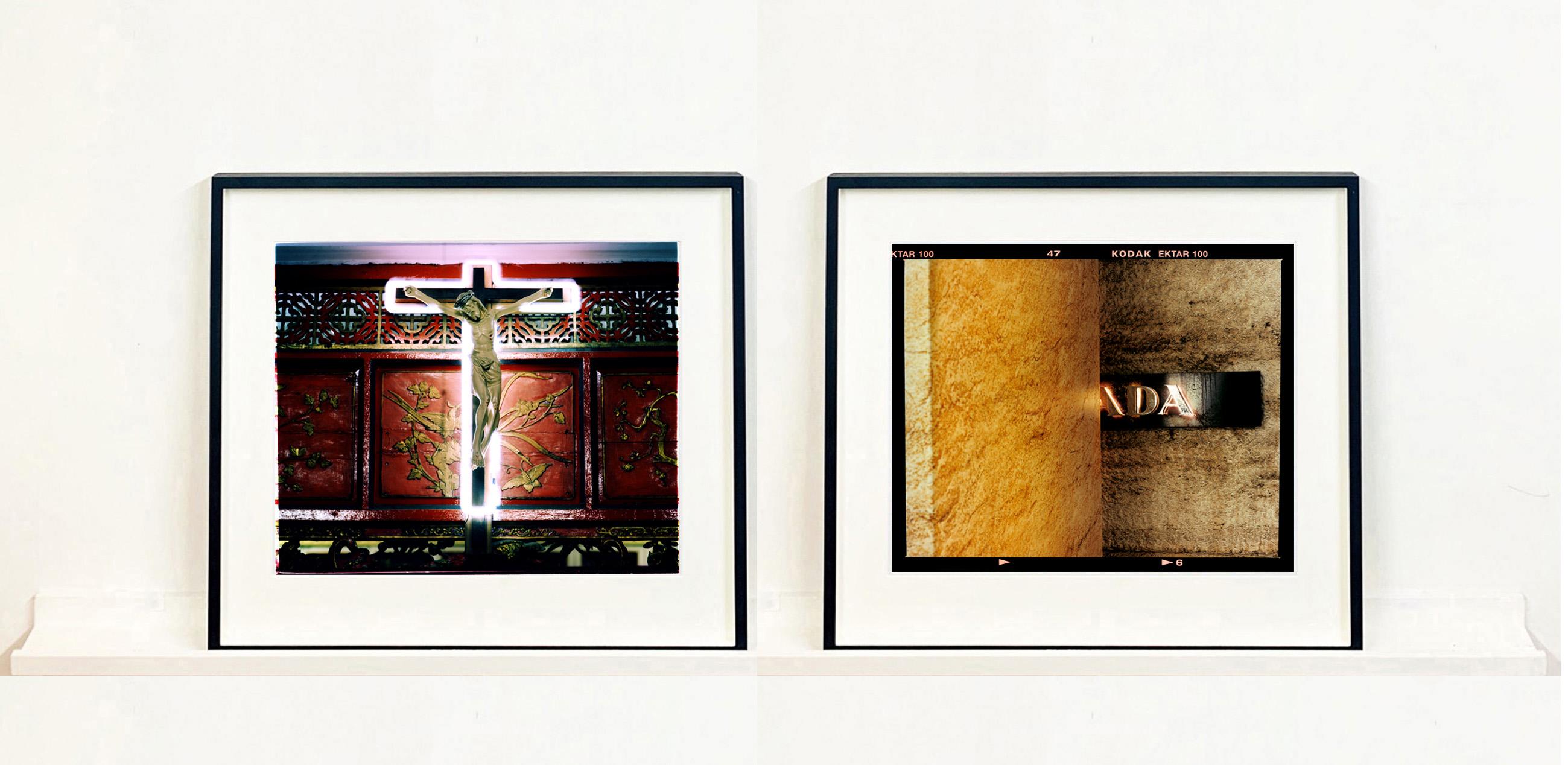 _ ADA, Milan - Photographie italienne de typographie architecturale en couleur urbaine en vente 2